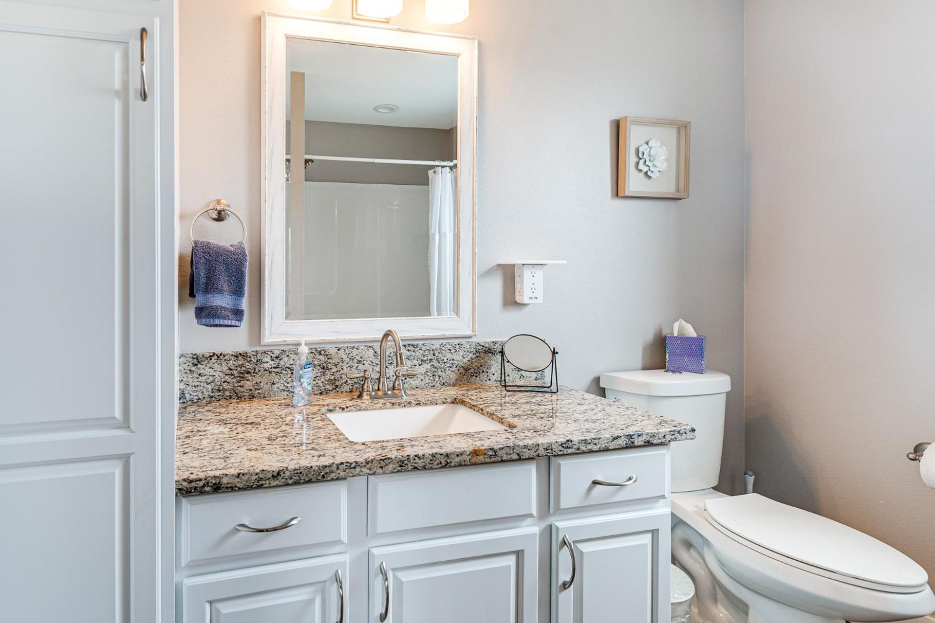 Hot Tub Modern Ocean Shores Home, 2 Mi to Beach!