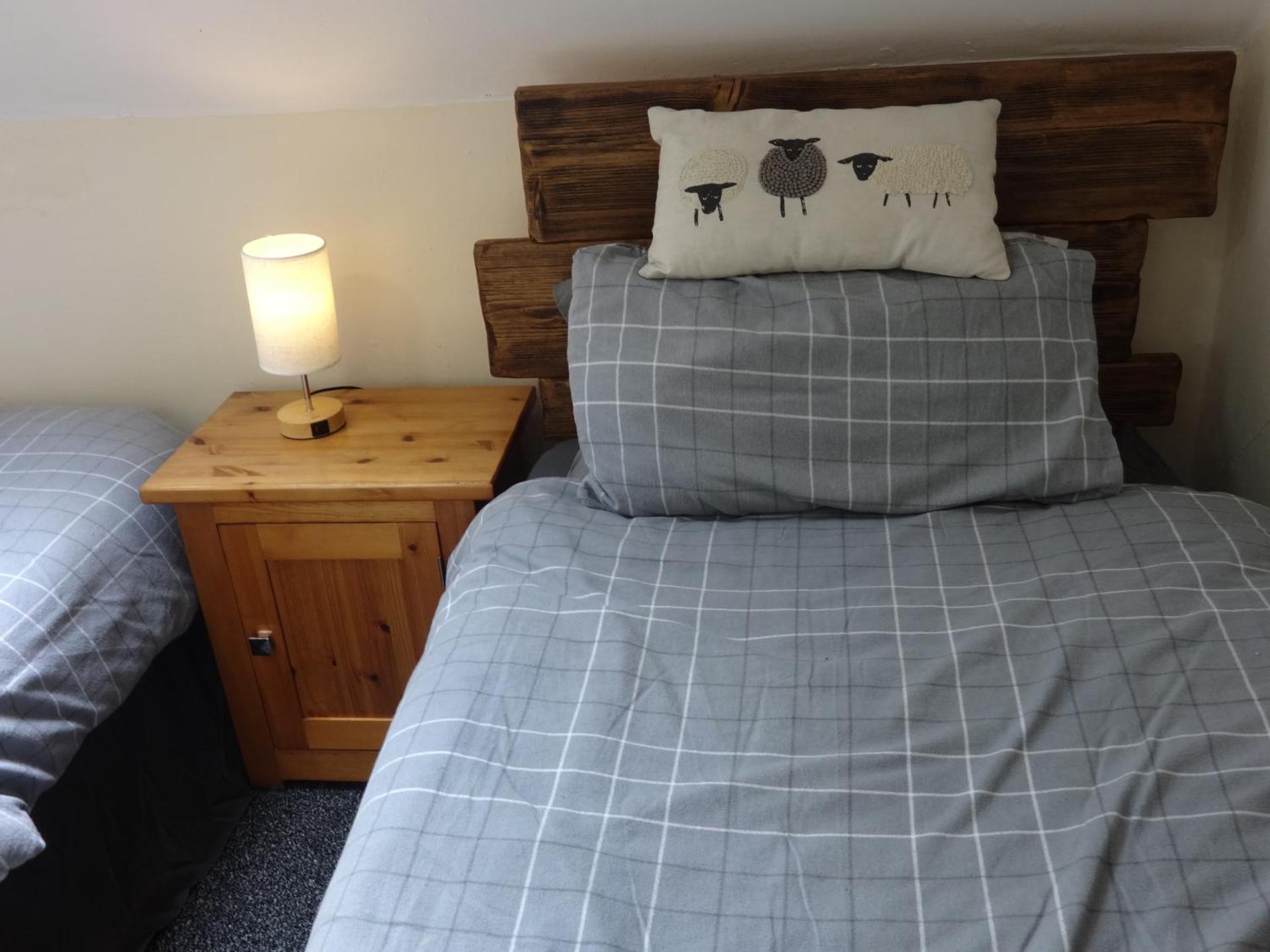 Riverbank Cottage River Ehan Double Balcony