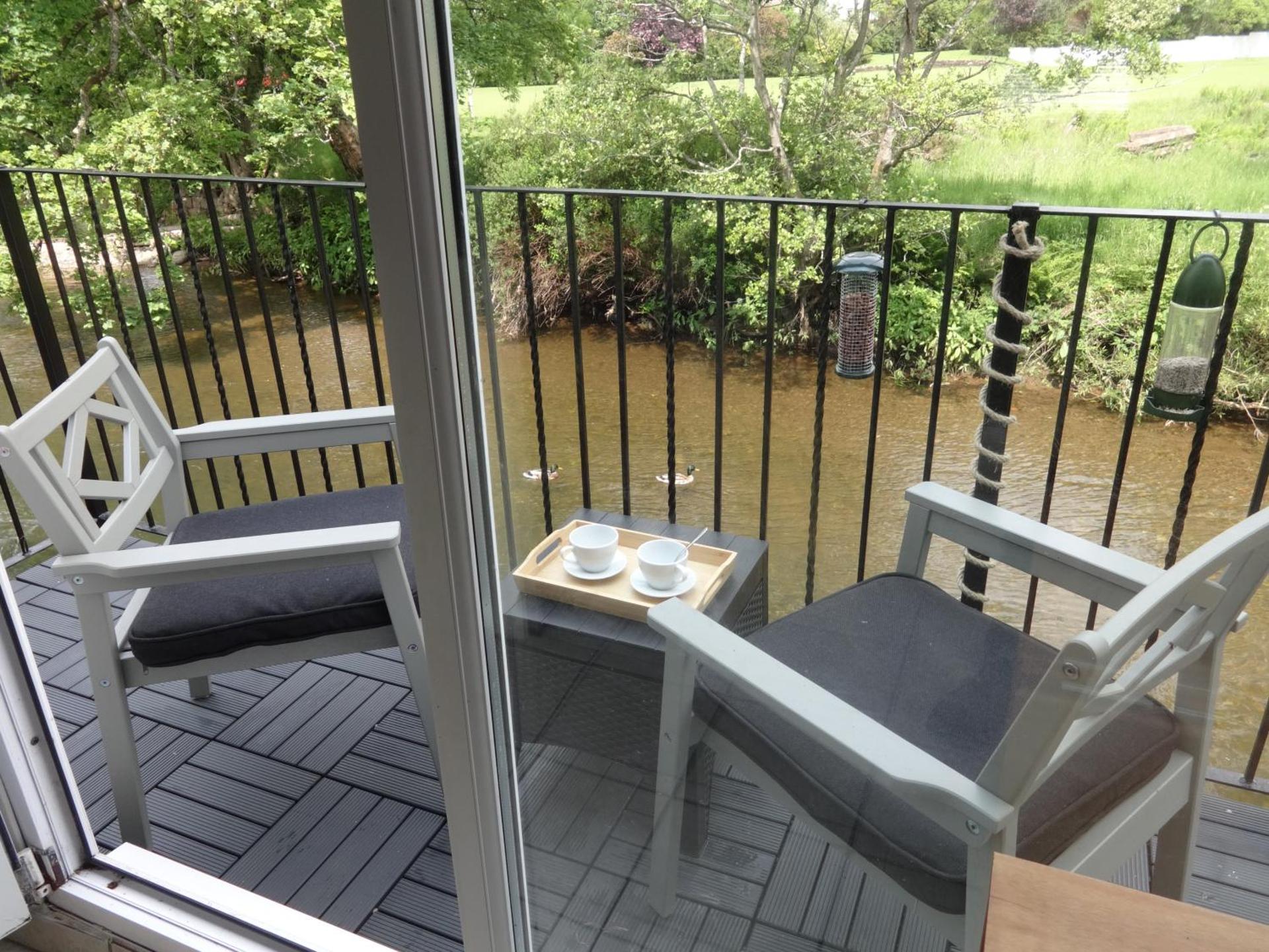 Riverbank Cottage River Ehan Double Balcony