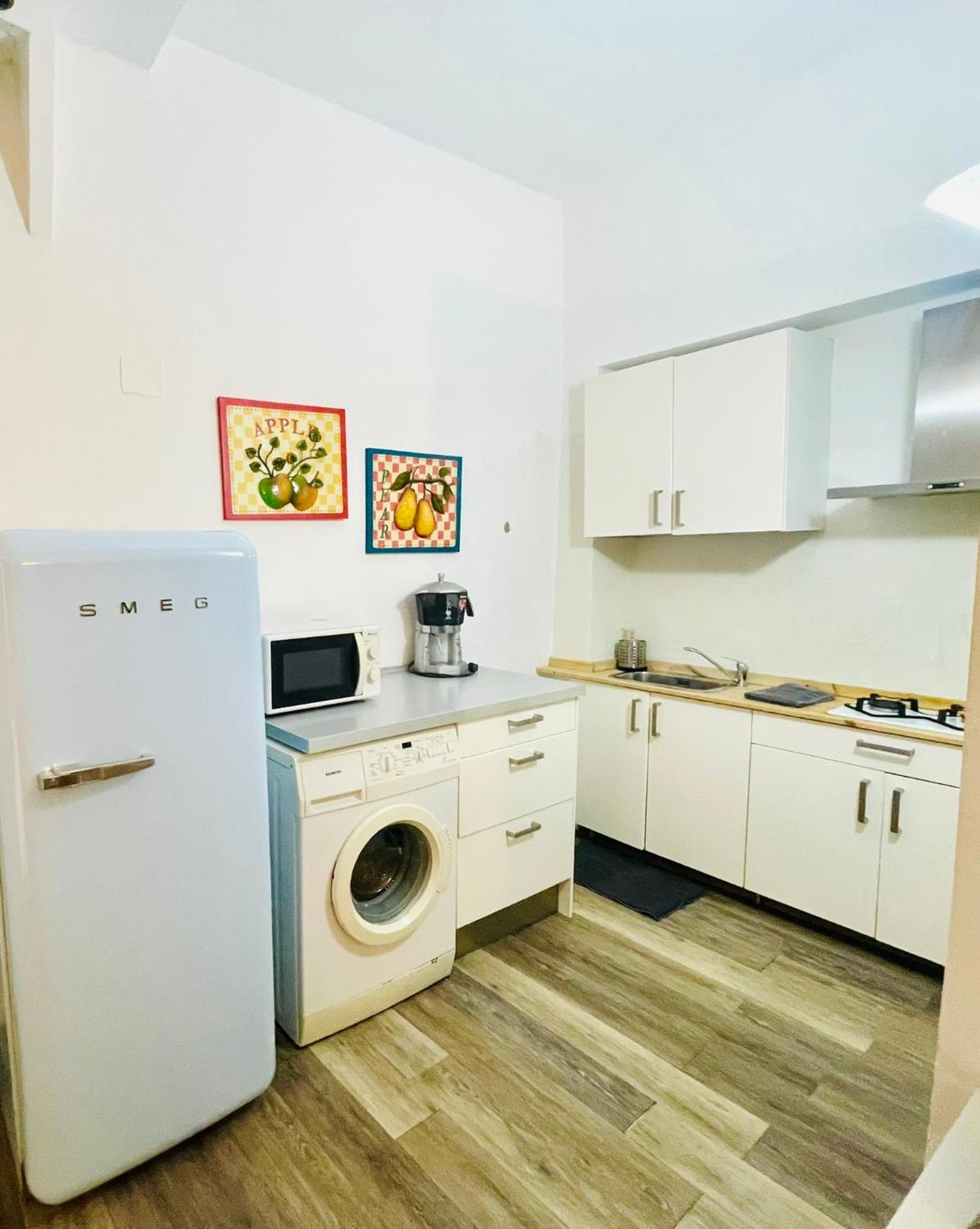 Portici di via Piella (monolocale)