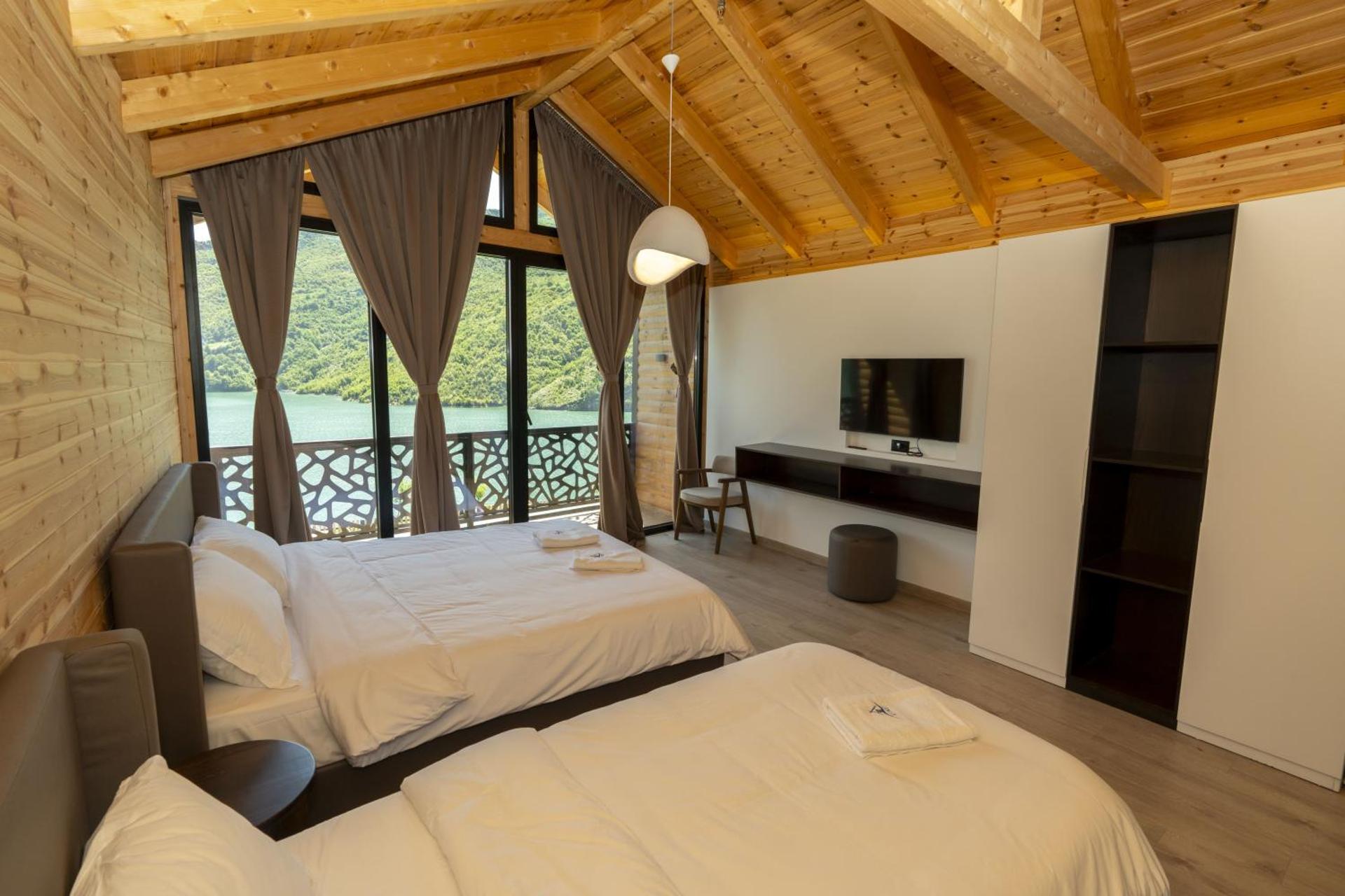 Triple Room with Lake View