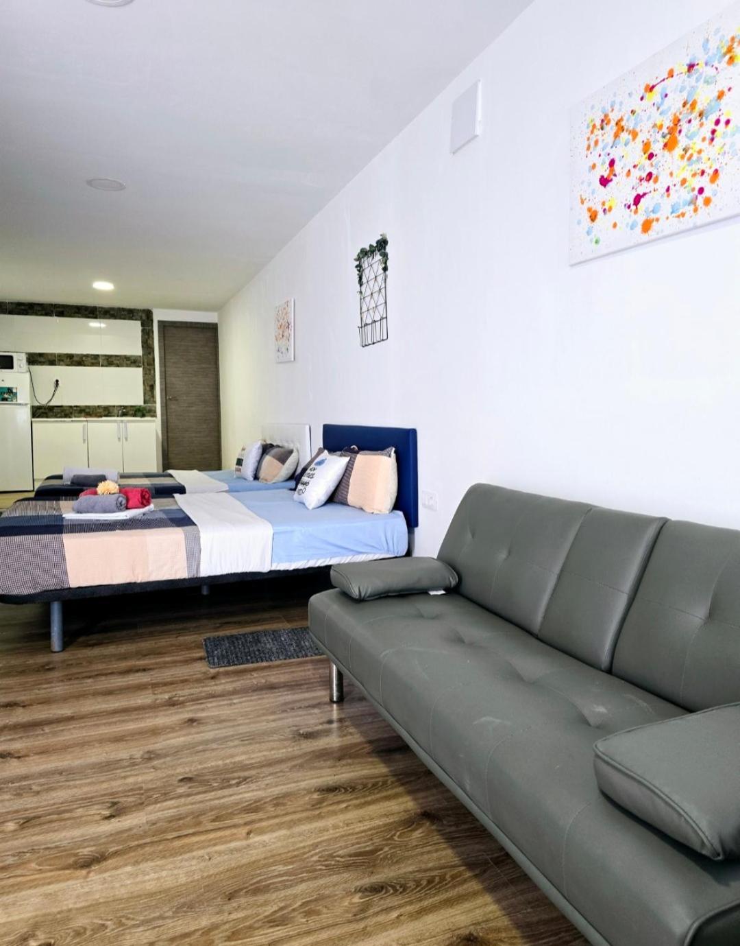 Apartamentos Lindux Airport