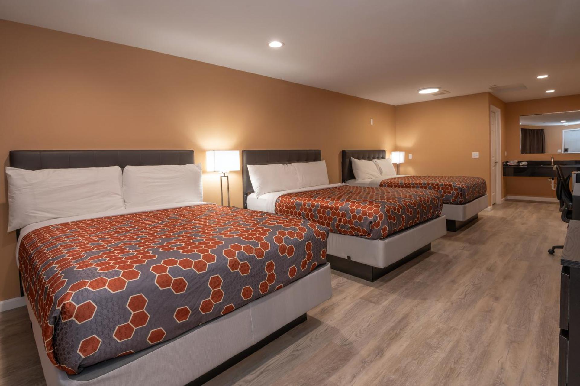 Far West Cabin-Tiny Homes Rental