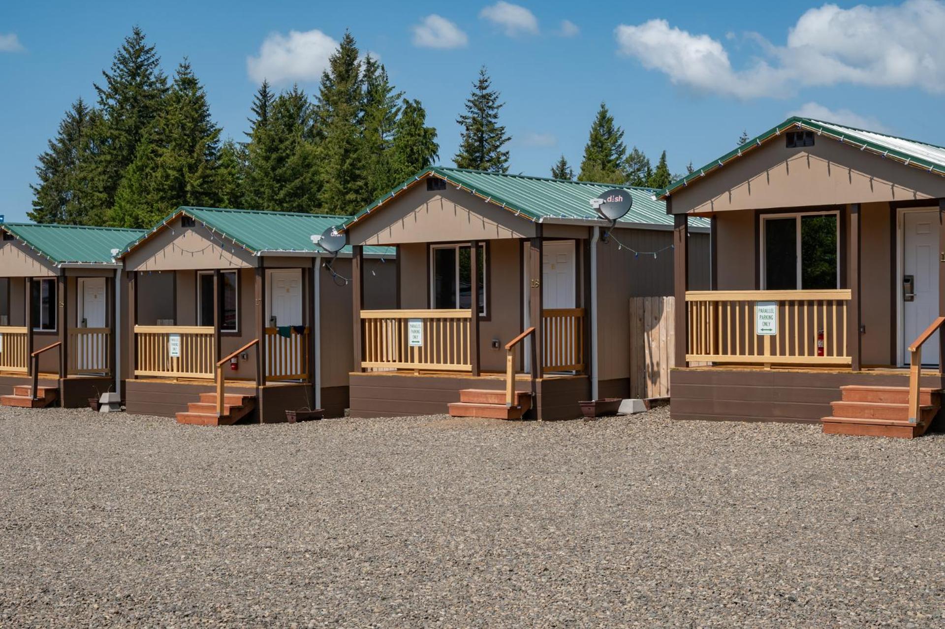 Far West Cabin-Tiny Homes Rental