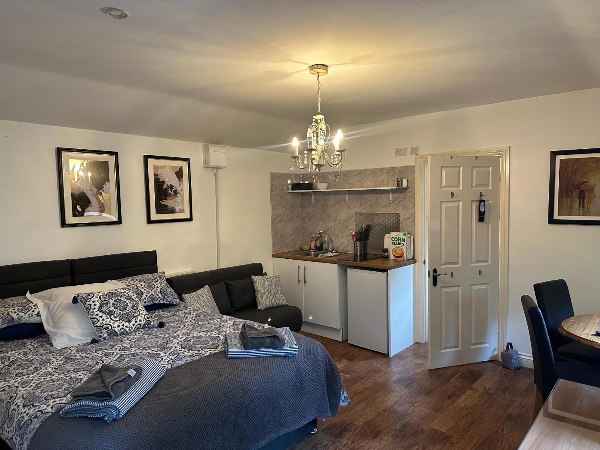 Station Approach Solihull Cabin Stays