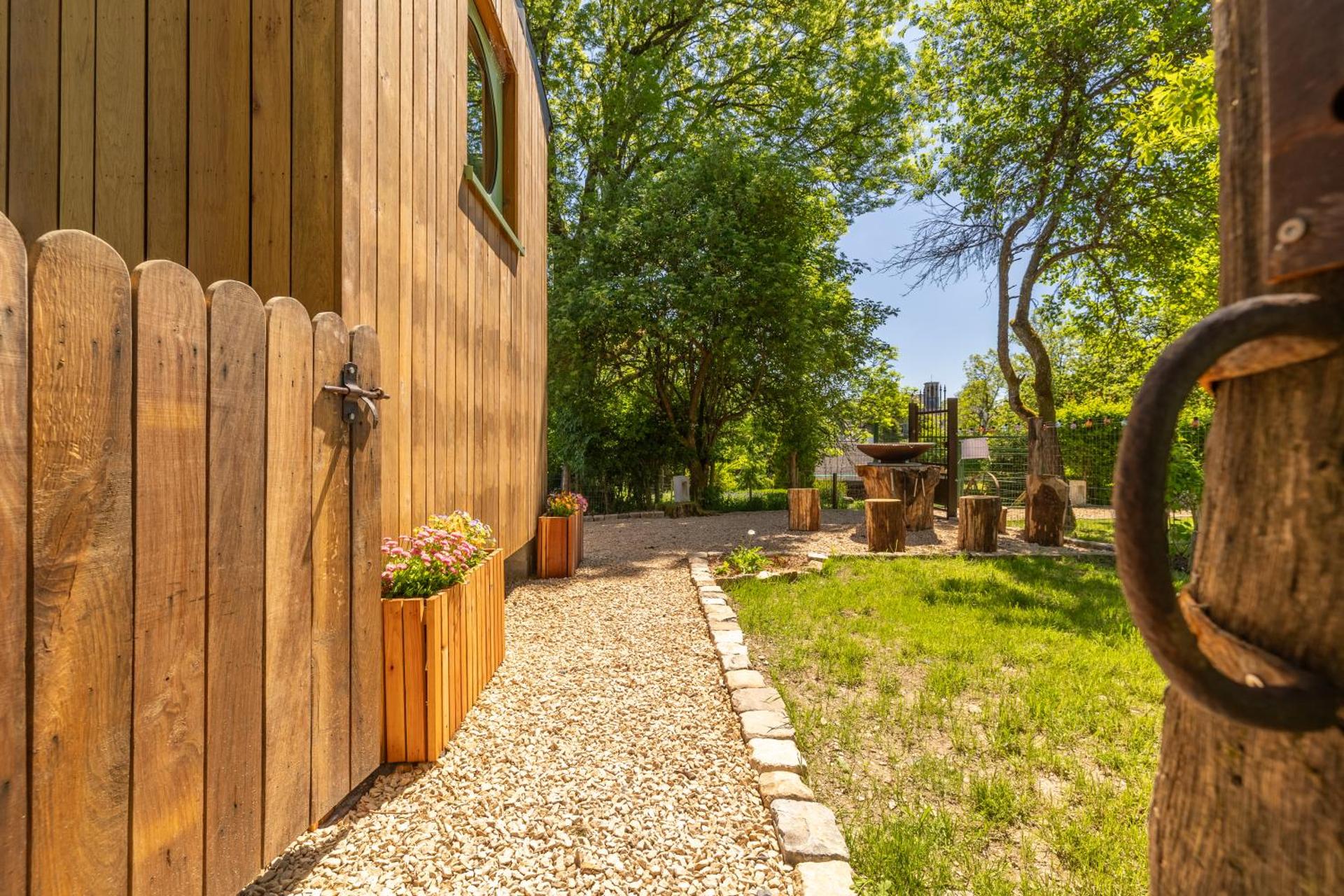 GITE Cocotte La Roulotte