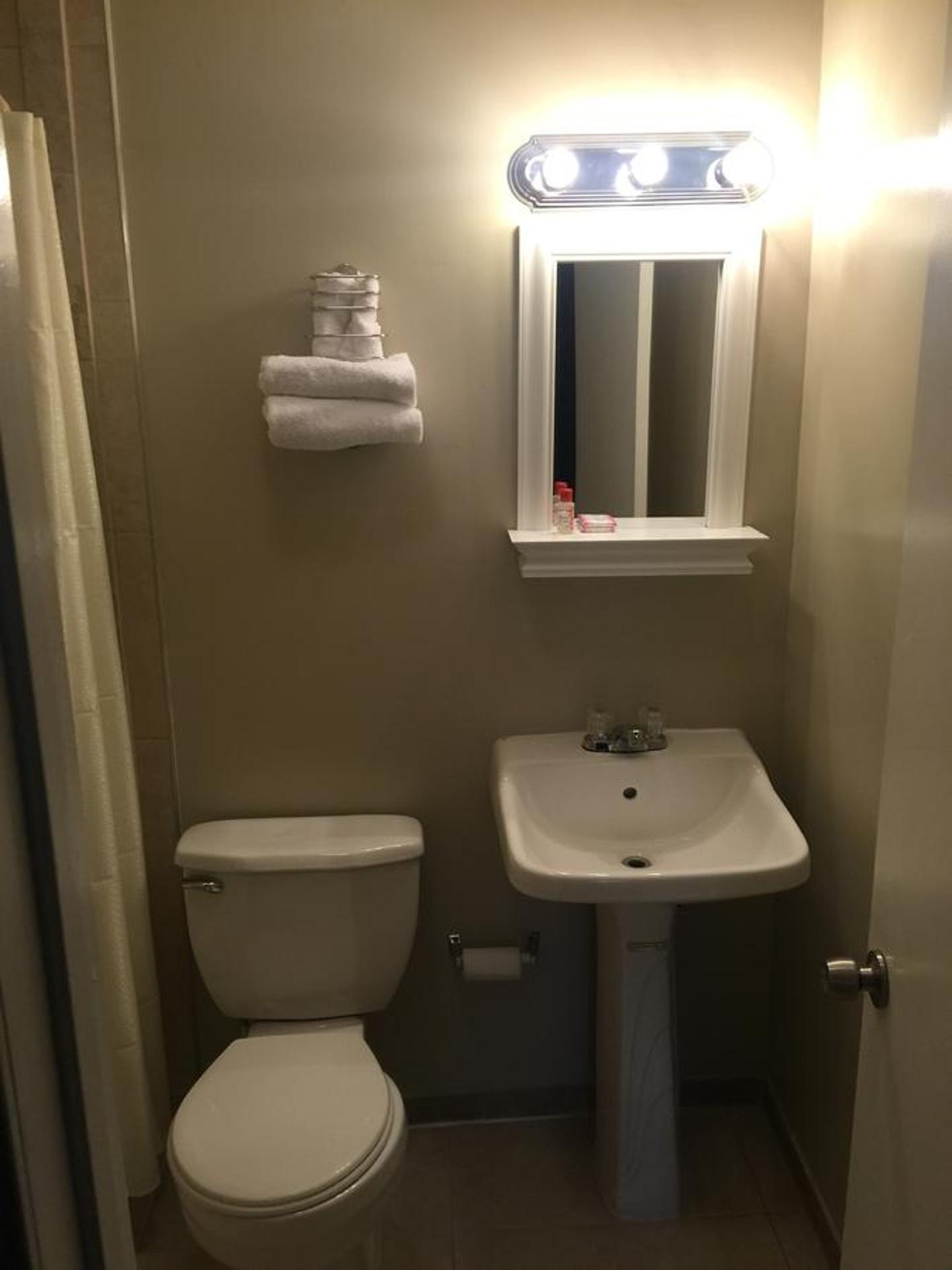 Scottish Inn and Suites - Bensalem-Philadelphia