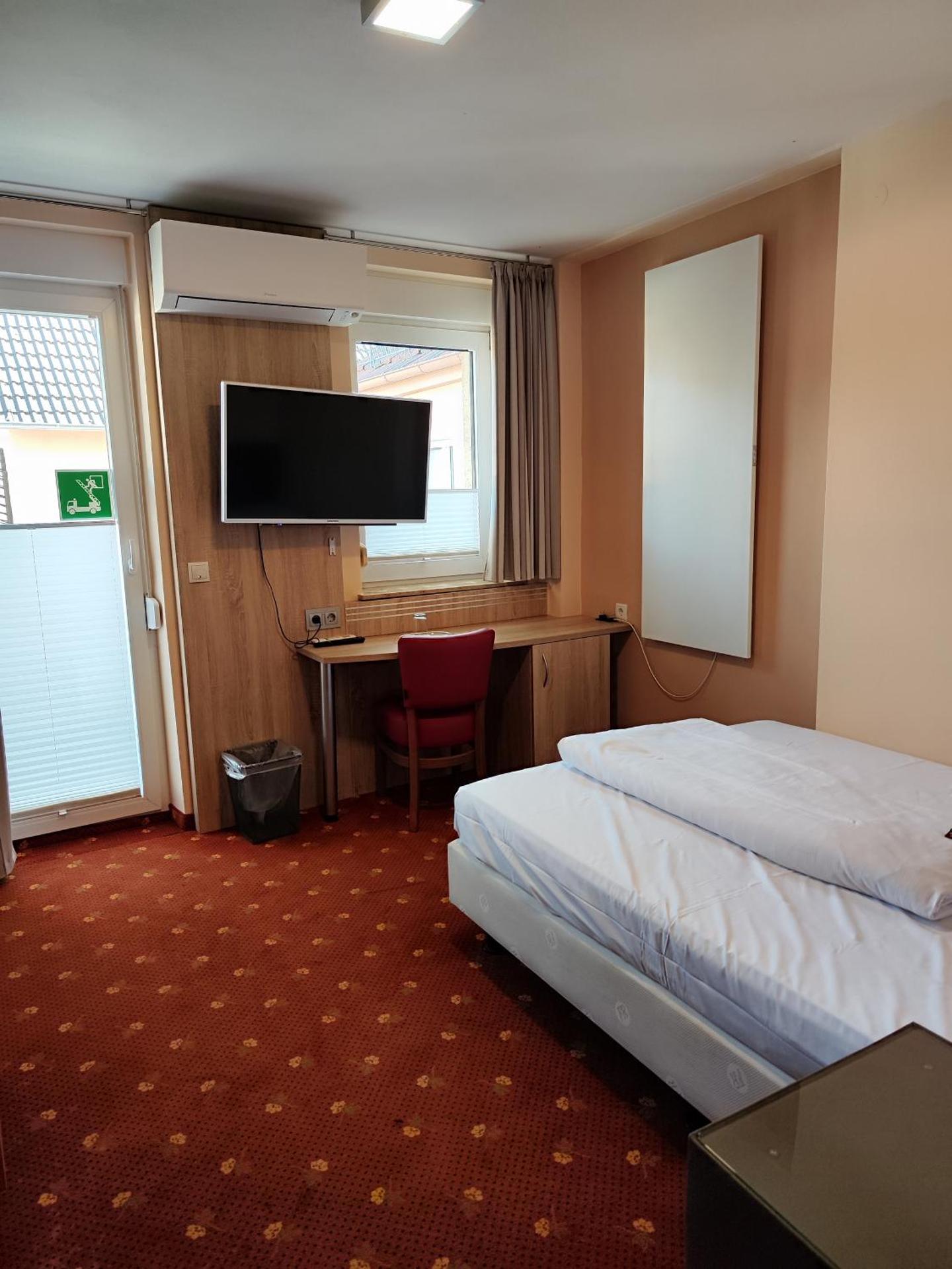 Economy Single Room