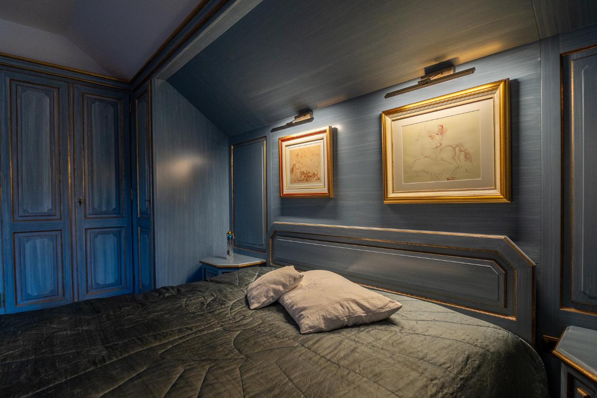 Villa Bostele with Five Bedrooms, Indoor Pool, Two Saunas & Garage