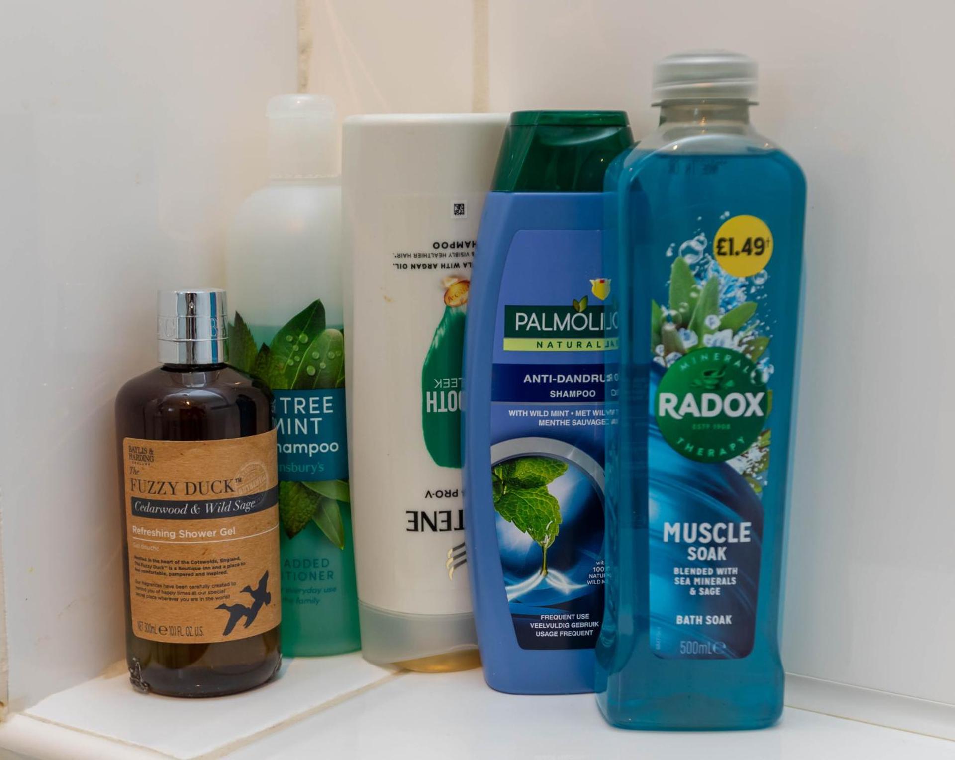 Homely 1 Bedroom Apartment in Beckton With Parking