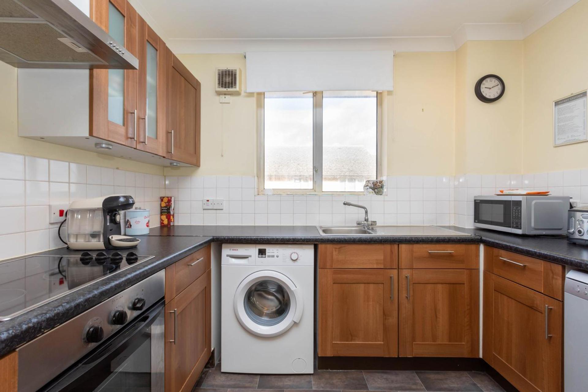 Homely 1 Bedroom Apartment in Beckton With Parking