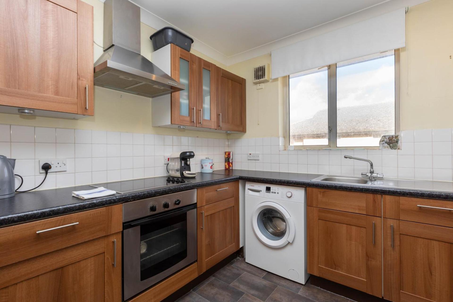 Homely 1 Bedroom Apartment in Beckton With Parking