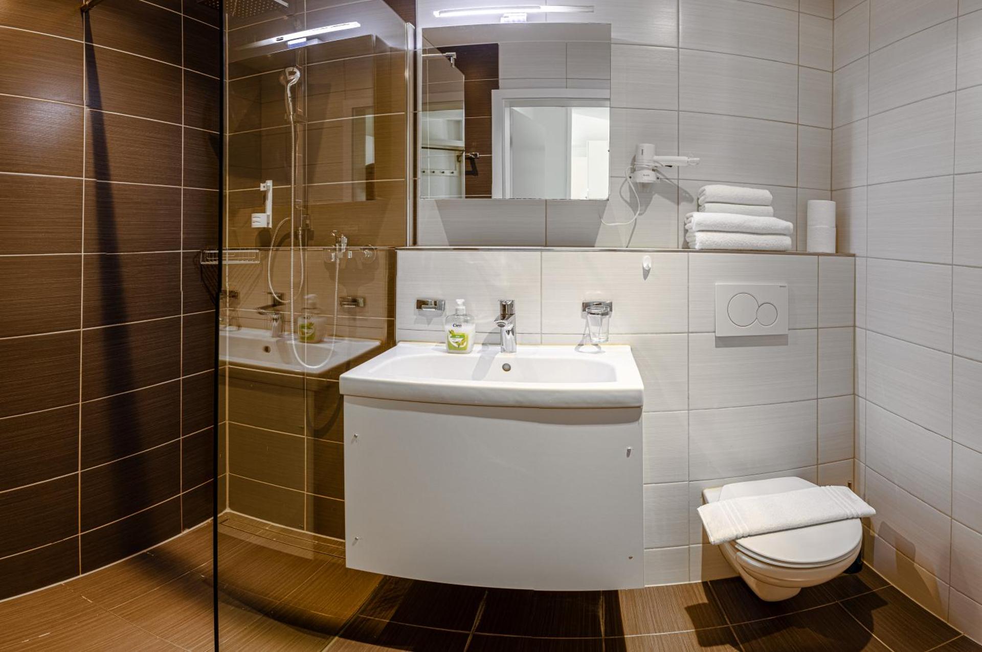 Luxury Apartments by Livingdowntown