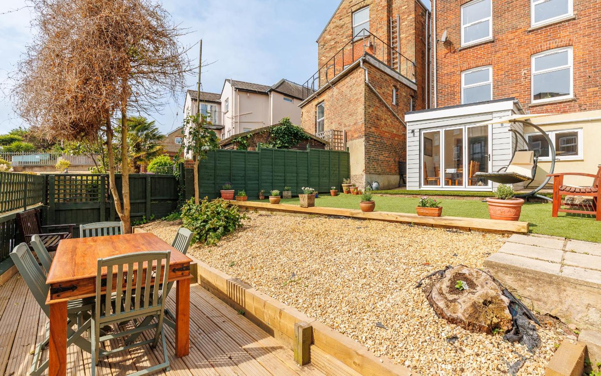 Heart of Cowes - 10 Guests, 200m to Town, Sea View