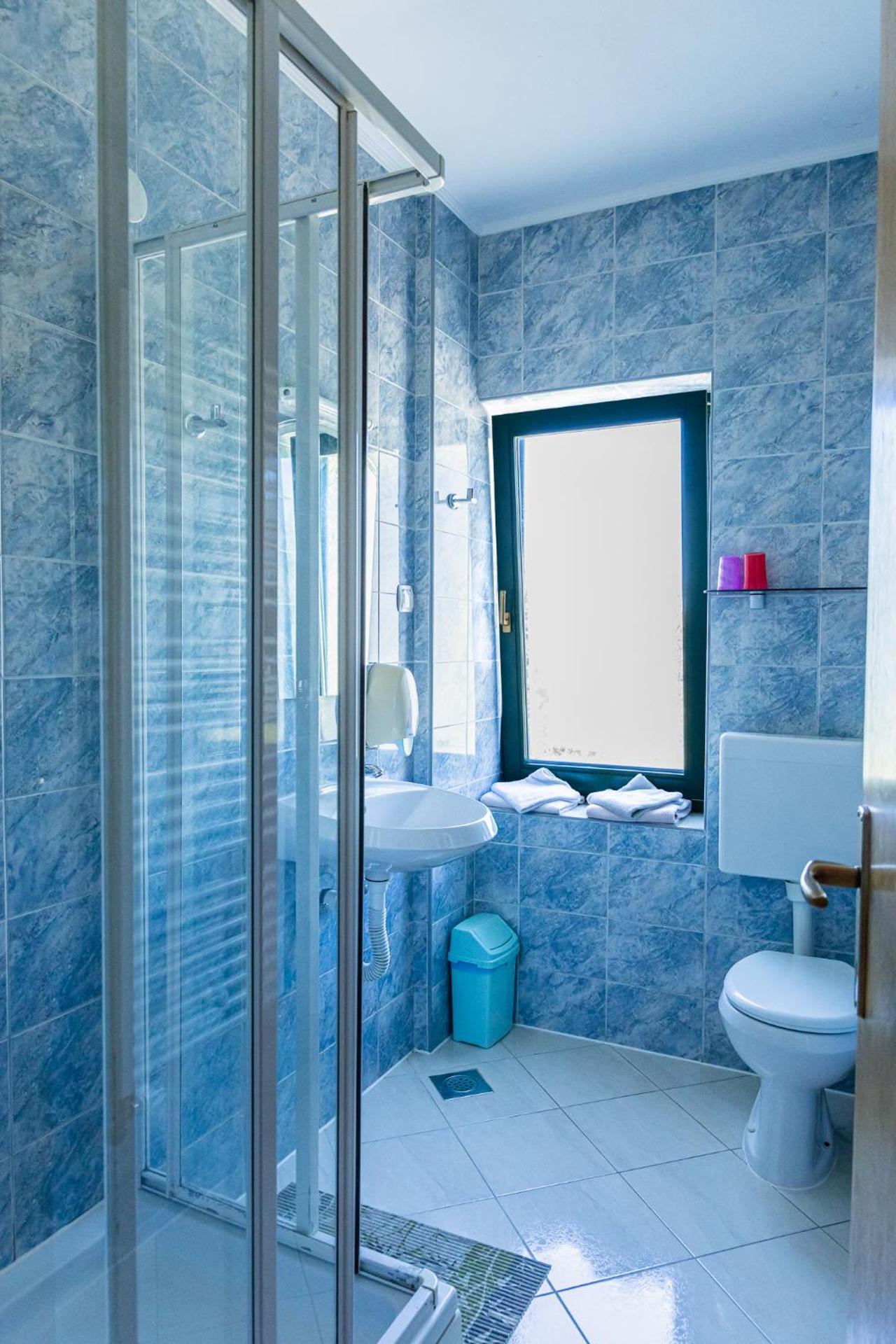 Breza Ravna Gora Rooms and Bistro