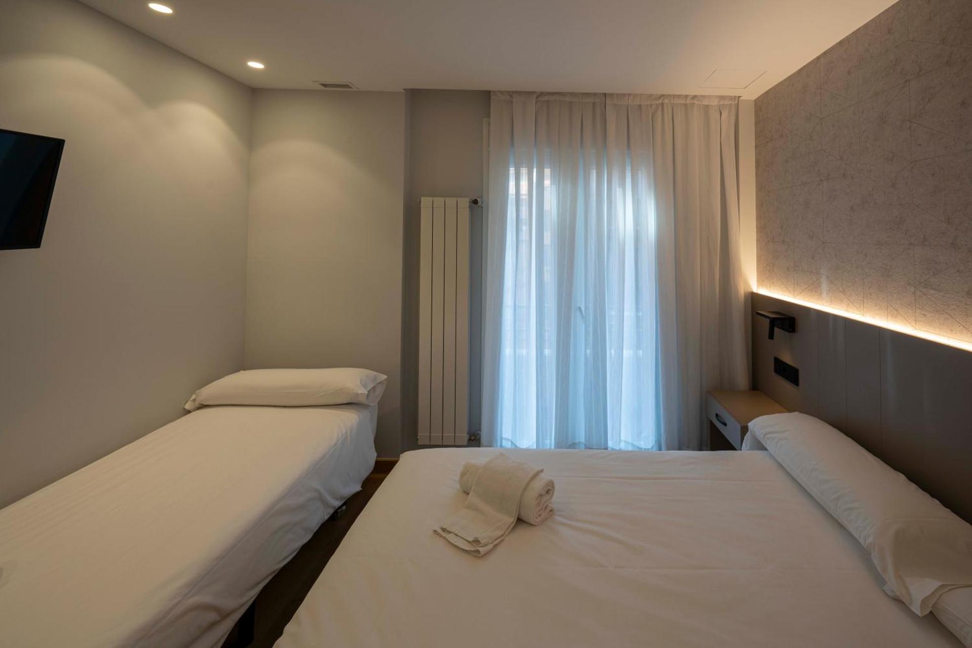 EightRooms La Rioja Pension