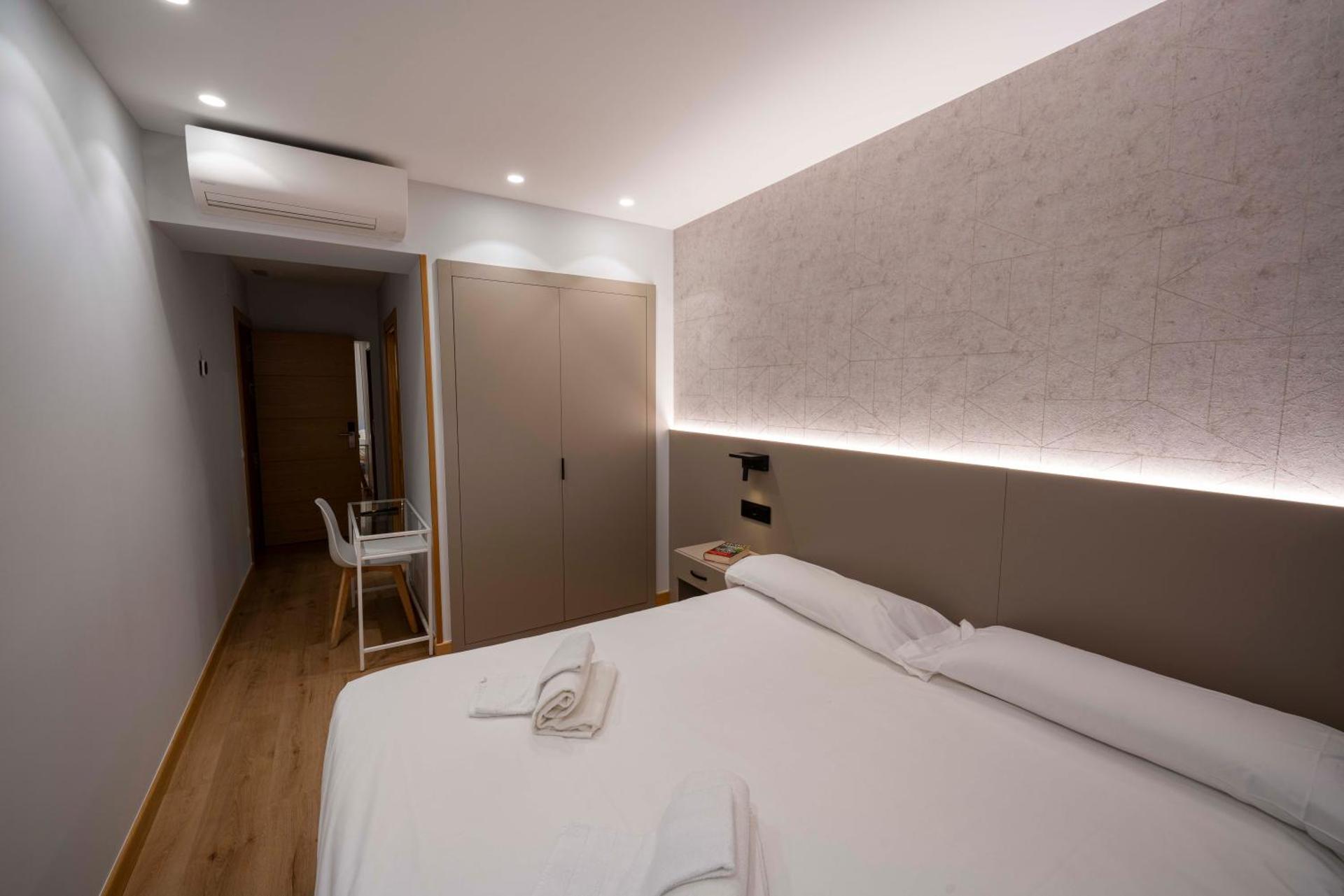 EightRooms La Rioja Pension