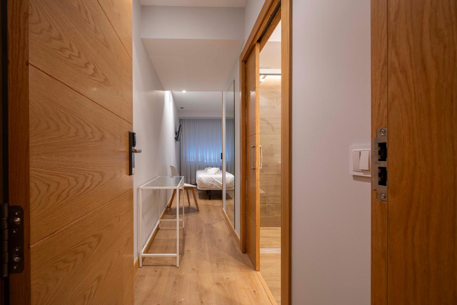 EightRooms La Rioja Pension