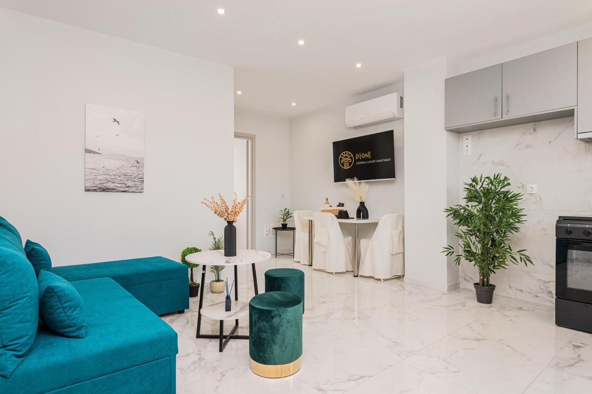 Dioni, Central Luxury Apartment