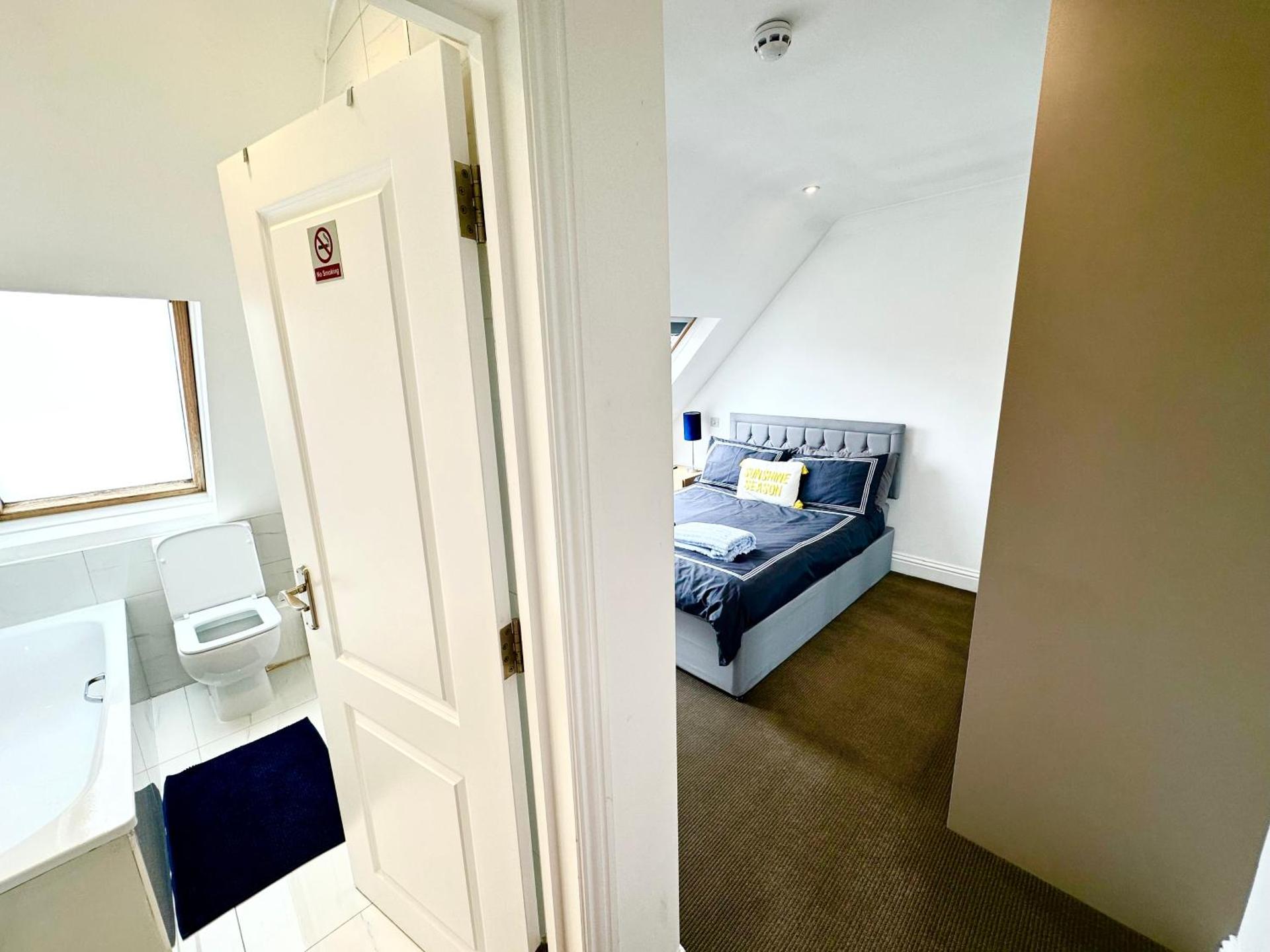 Stunning Modern, Private Apartment,15 Mins To Central London