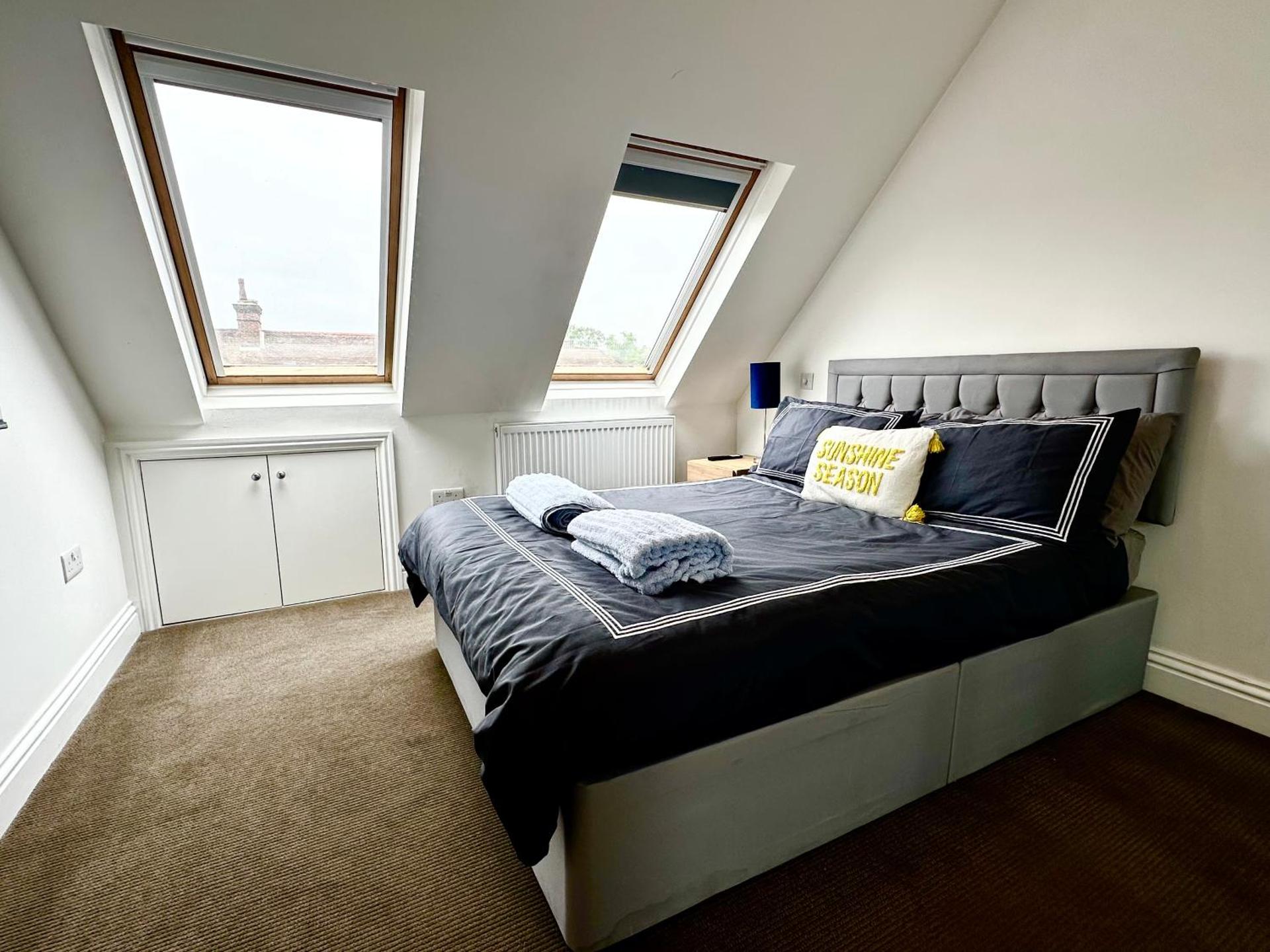 Stunning Modern, Private Apartment,15 Mins To Central London