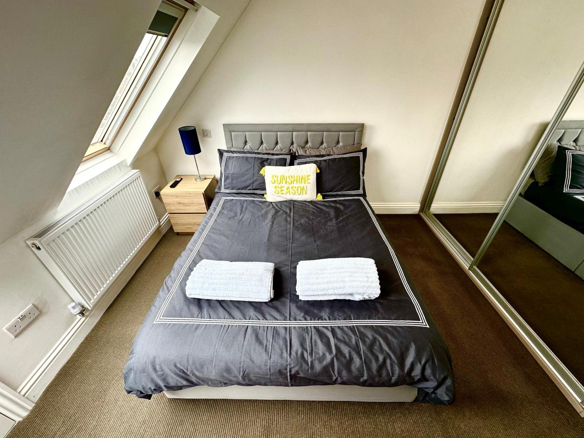 Stunning Modern, Private Apartment,15 Mins To Central London