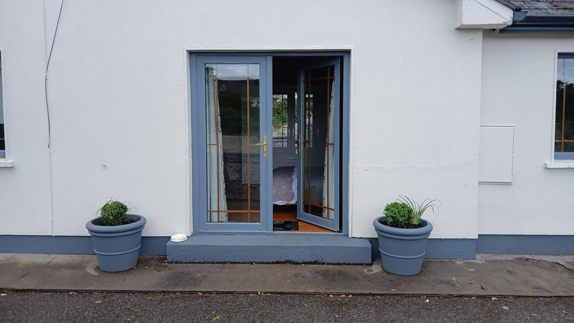 shiv's comfy apartment