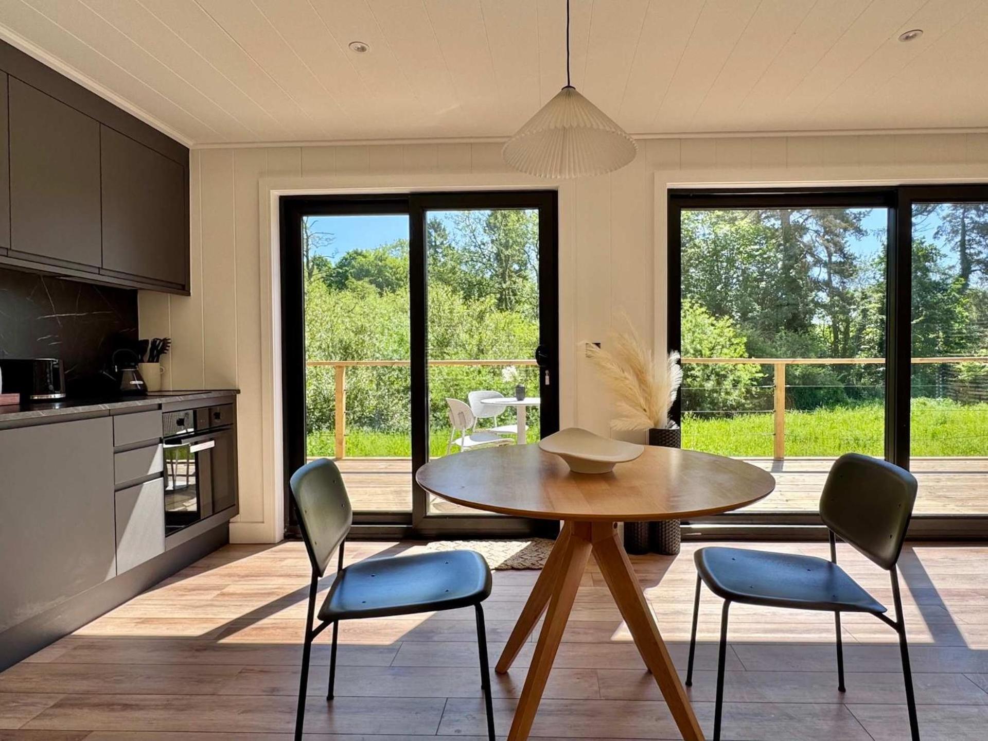 Heron - Luxurious Off-Grid Eco Cabin with River views