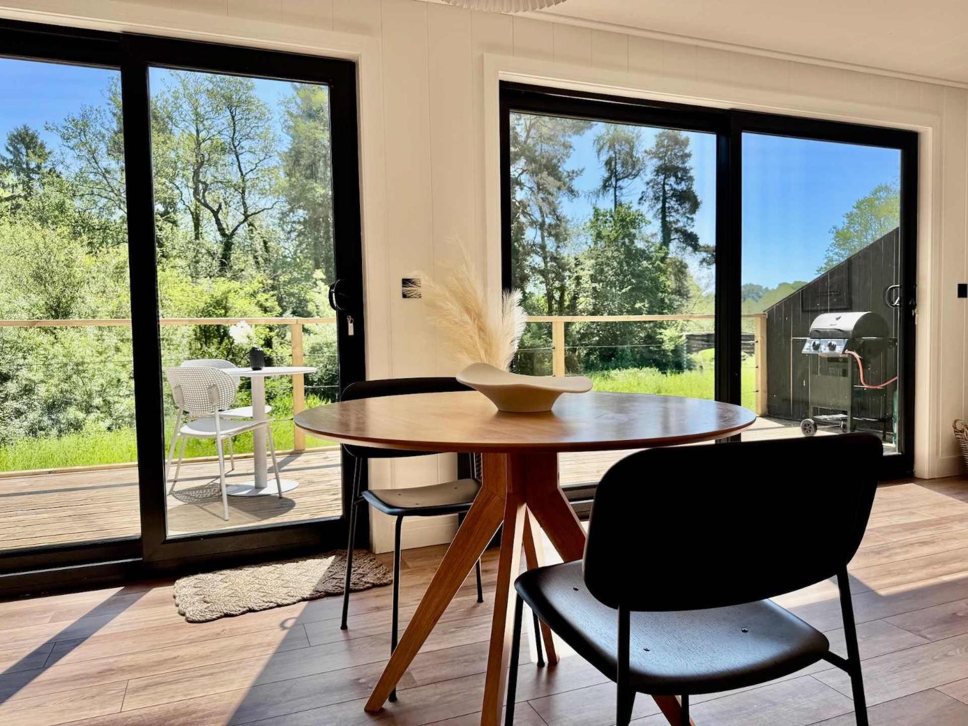 Heron - Luxurious Off-Grid Eco Cabin with River views