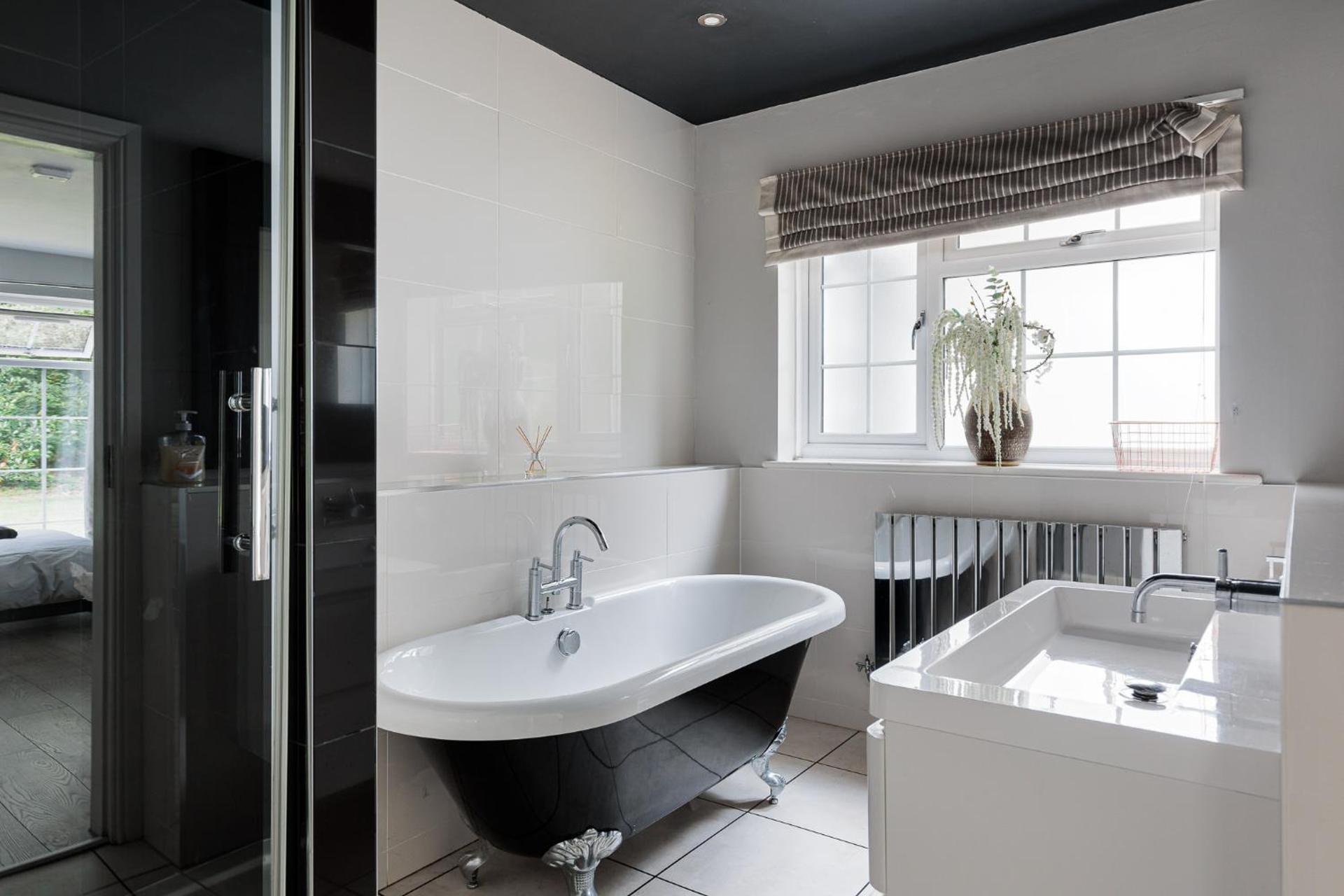 Jaw Dropping House with Hot Tub & Heated Private Indoor Pool