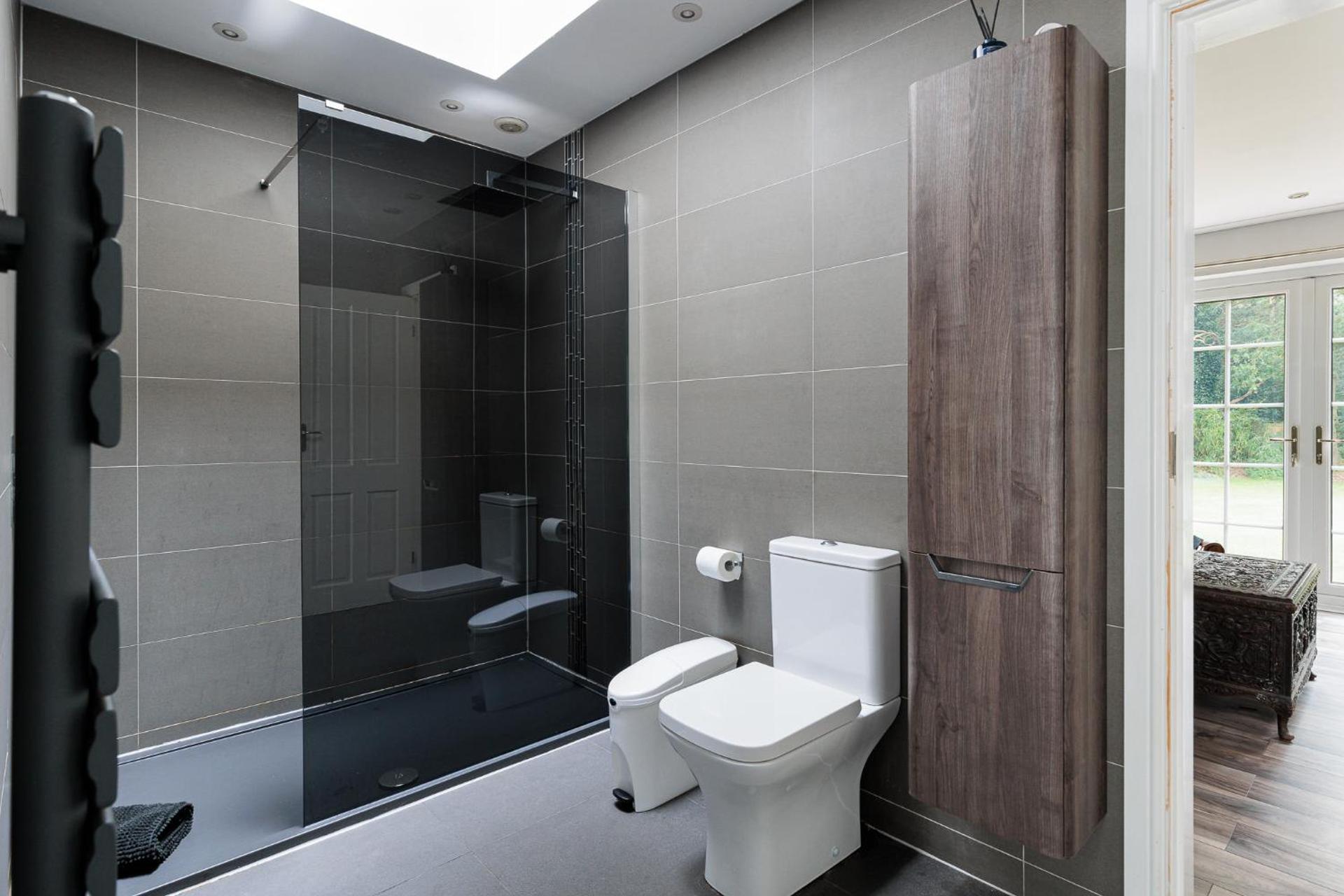 Jaw Dropping House with Hot Tub & Heated Private Indoor Pool