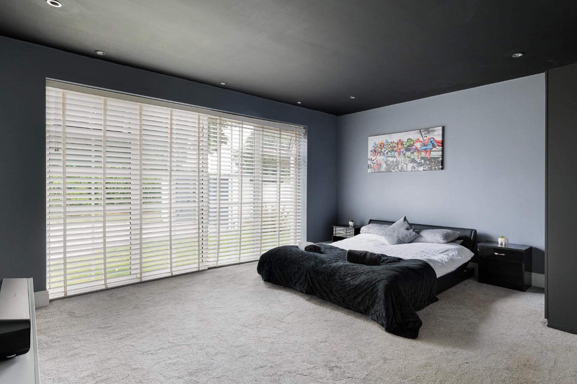 Jaw Dropping House with Hot Tub & Heated Private Indoor Pool