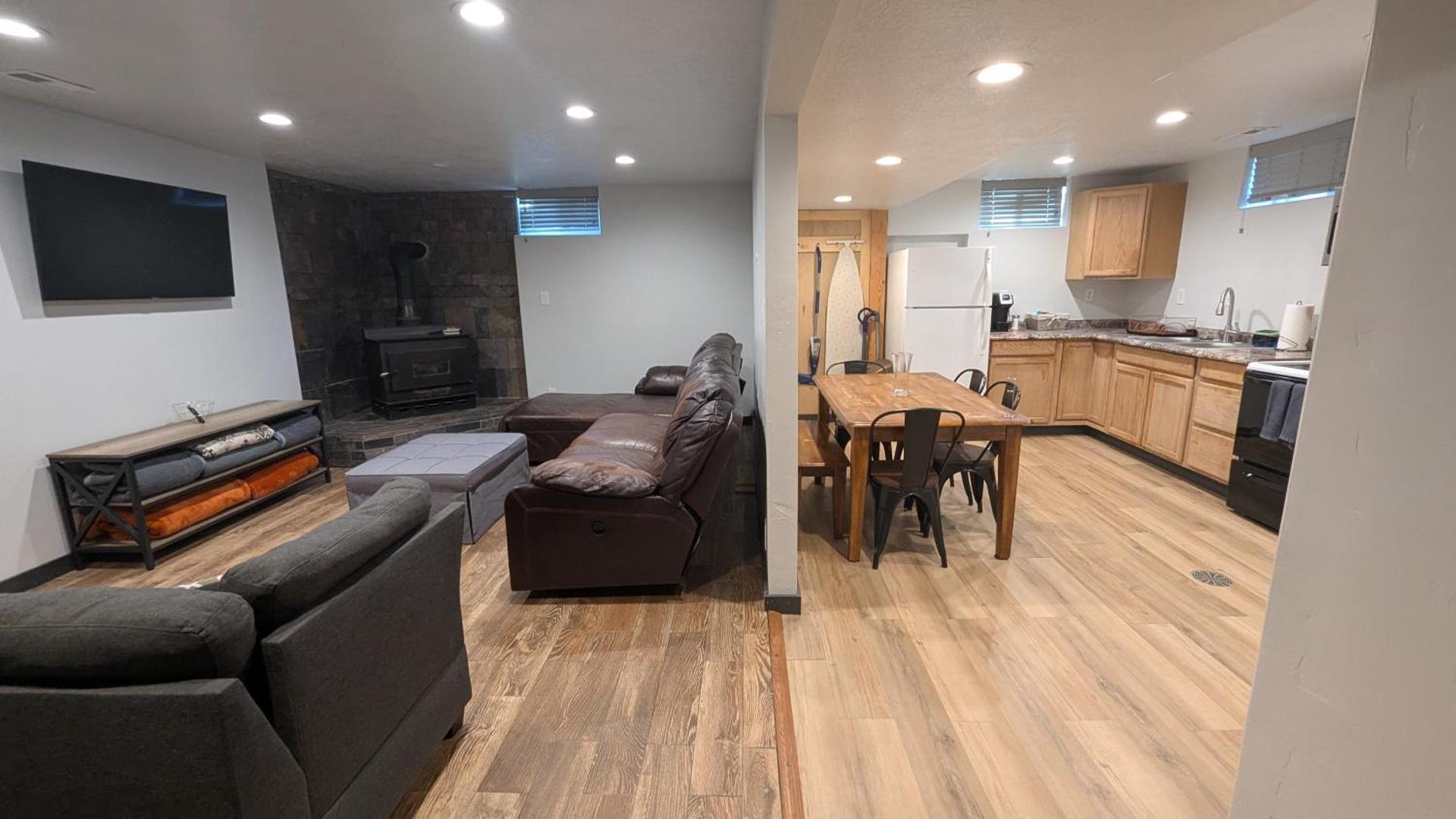 Communal lounge/ TV room