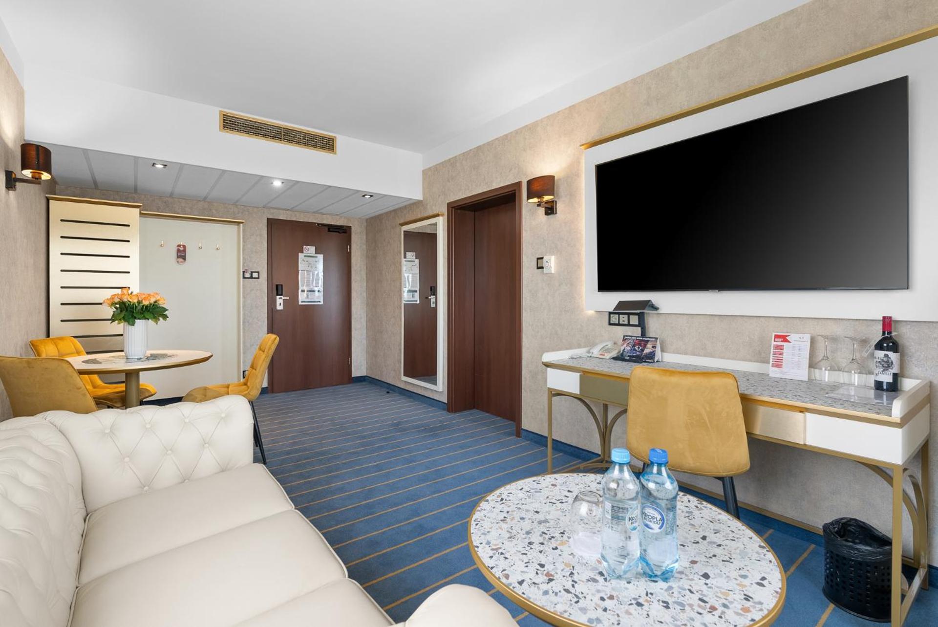 Photo of the whole room