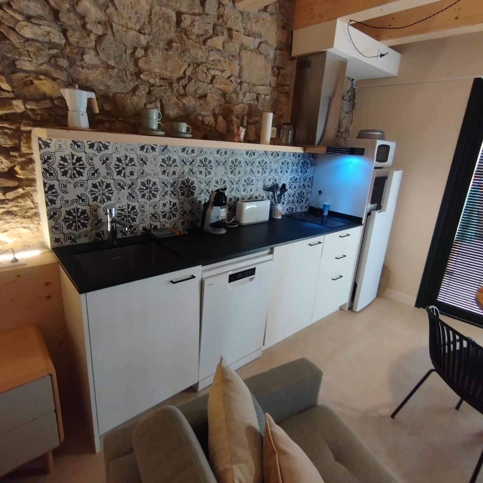 Kitchen or kitchenette