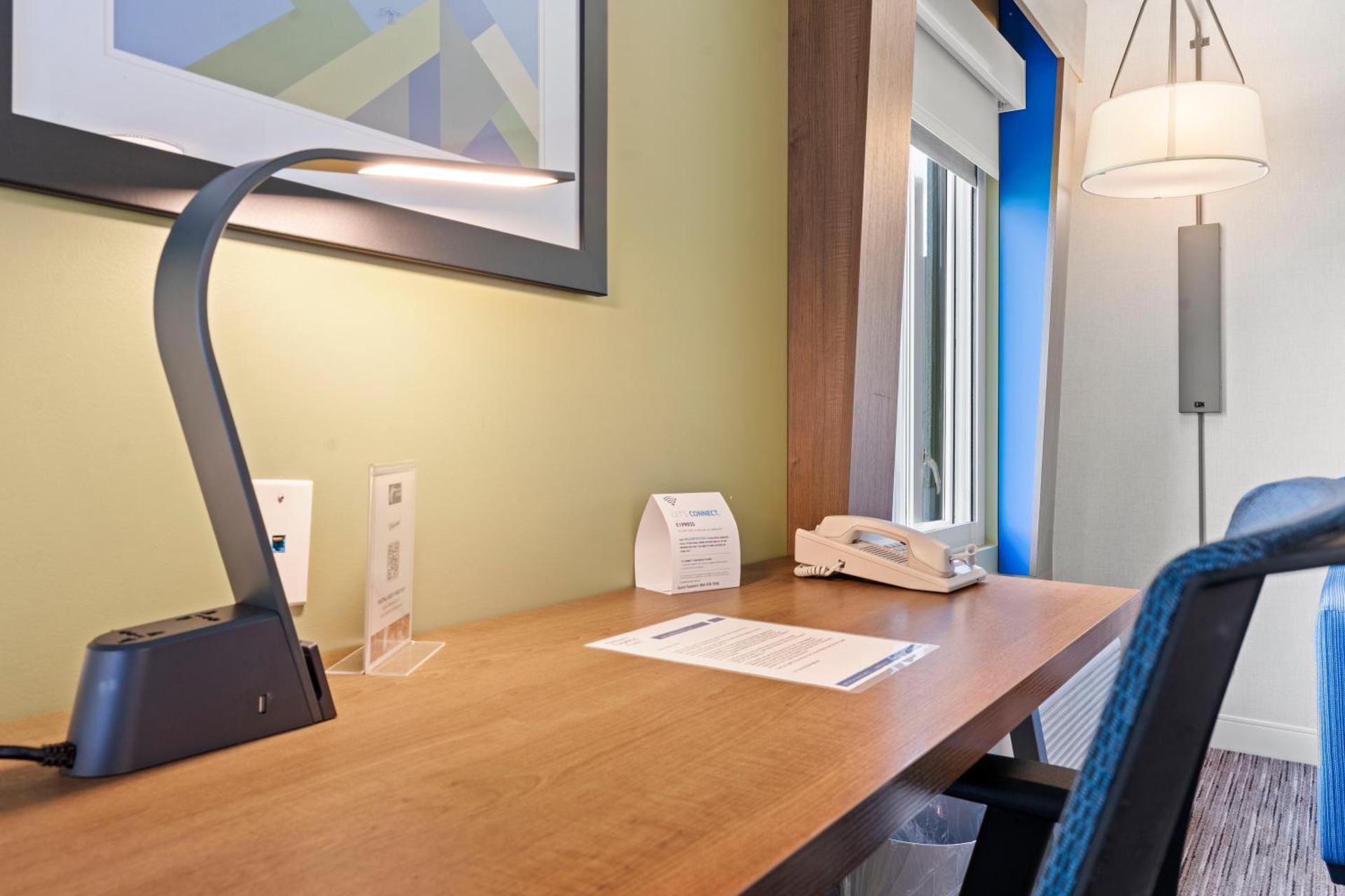 Holiday Inn Express and Suites Surrey by IHG