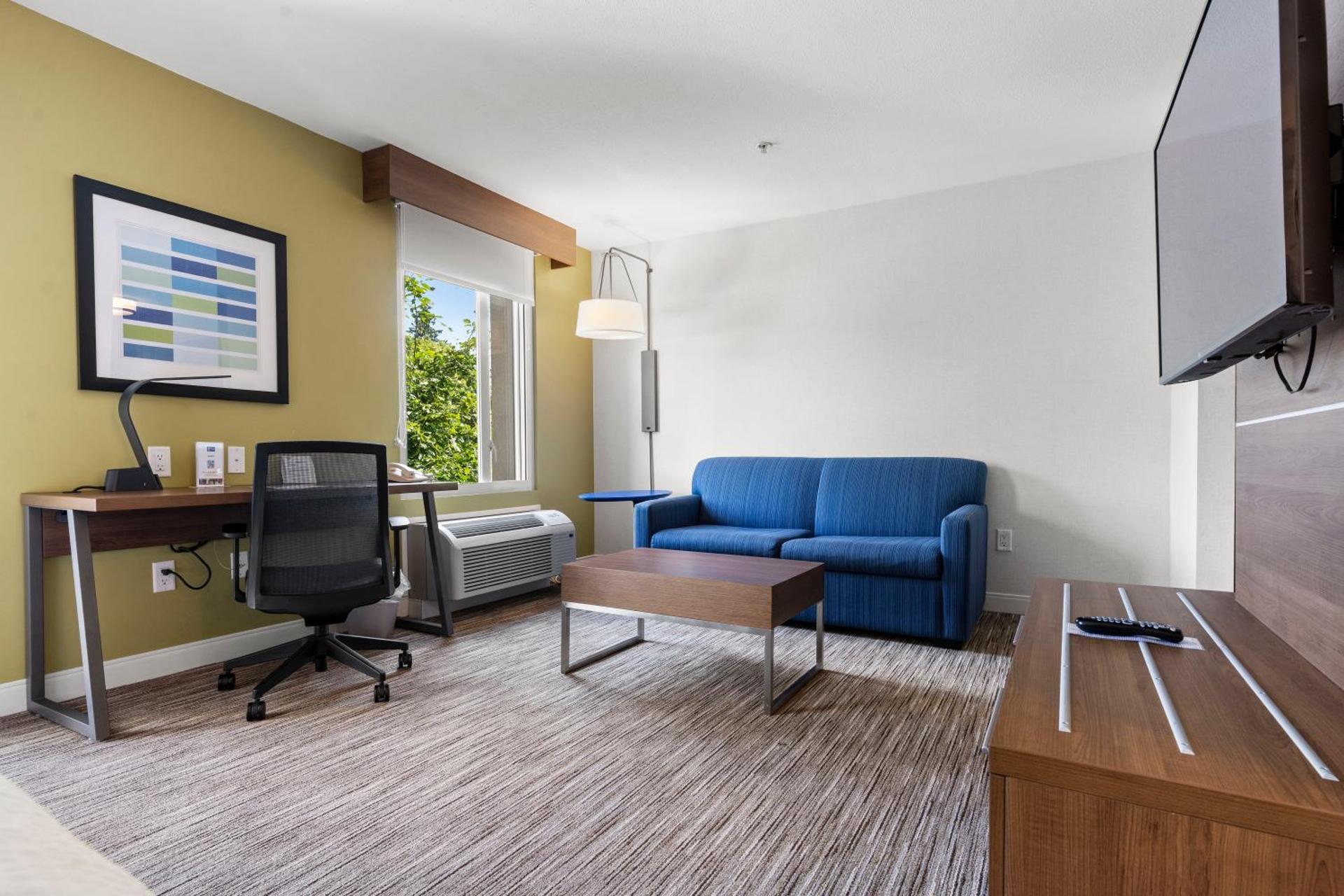 Holiday Inn Express and Suites Surrey by IHG