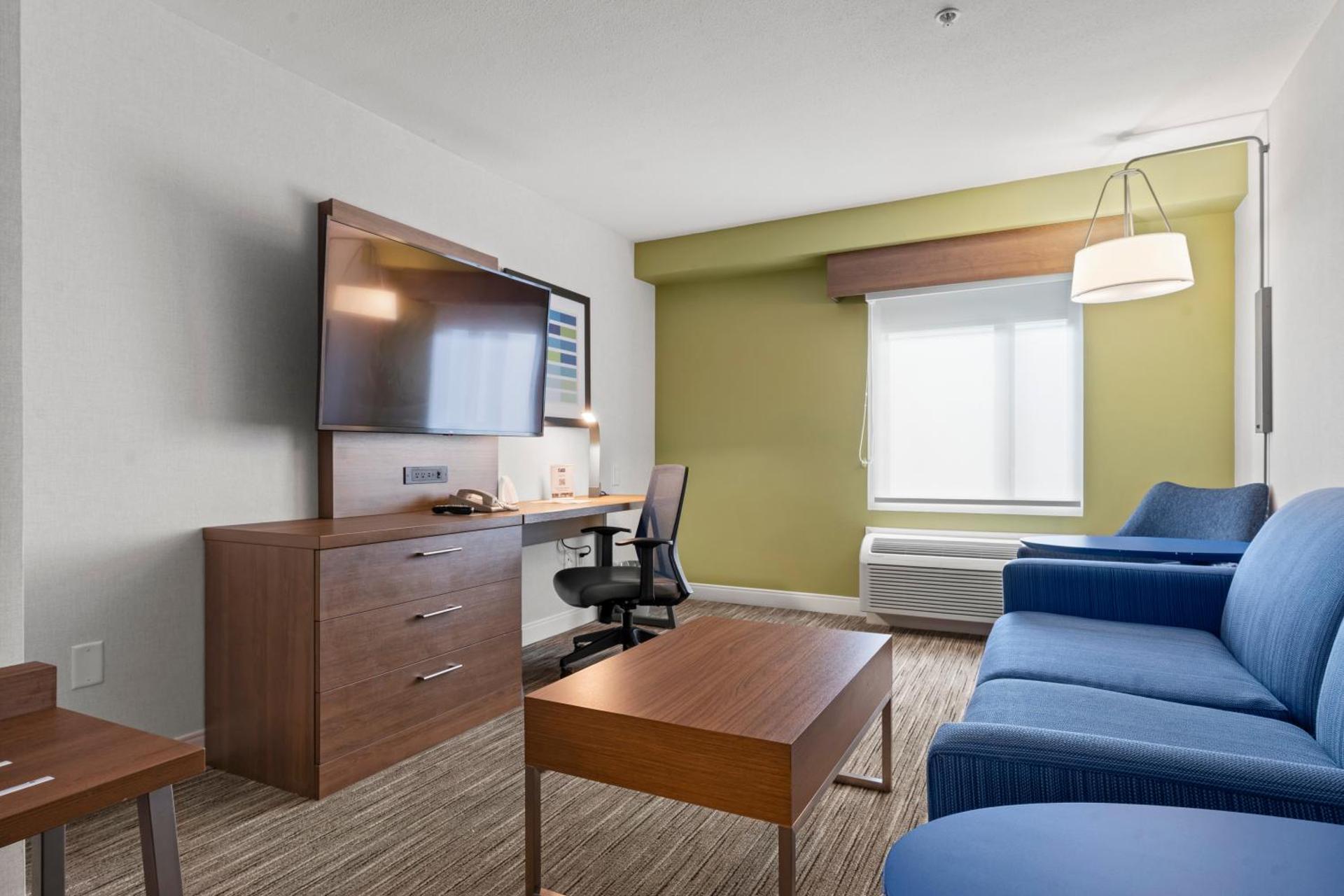 Holiday Inn Express and Suites Surrey by IHG