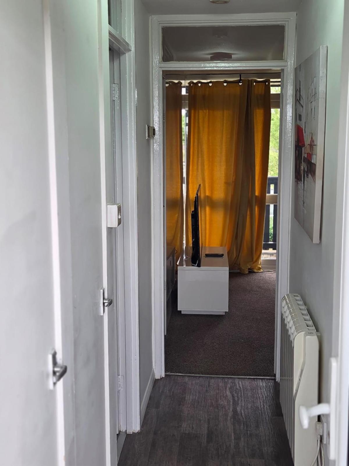 One bedroom apartment - Free Parking - Harlow - Close to Stansted Airport