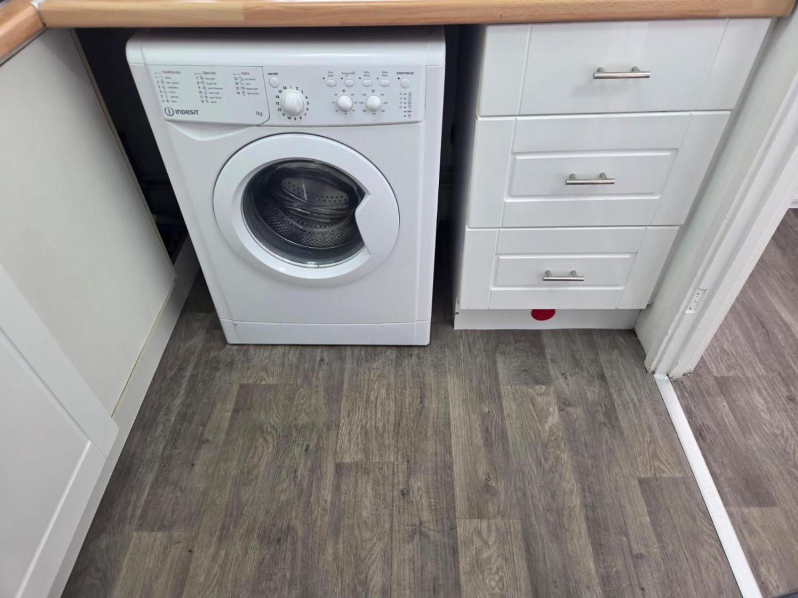 One bedroom apartment - Free Parking - Harlow - Close to Stansted Airport