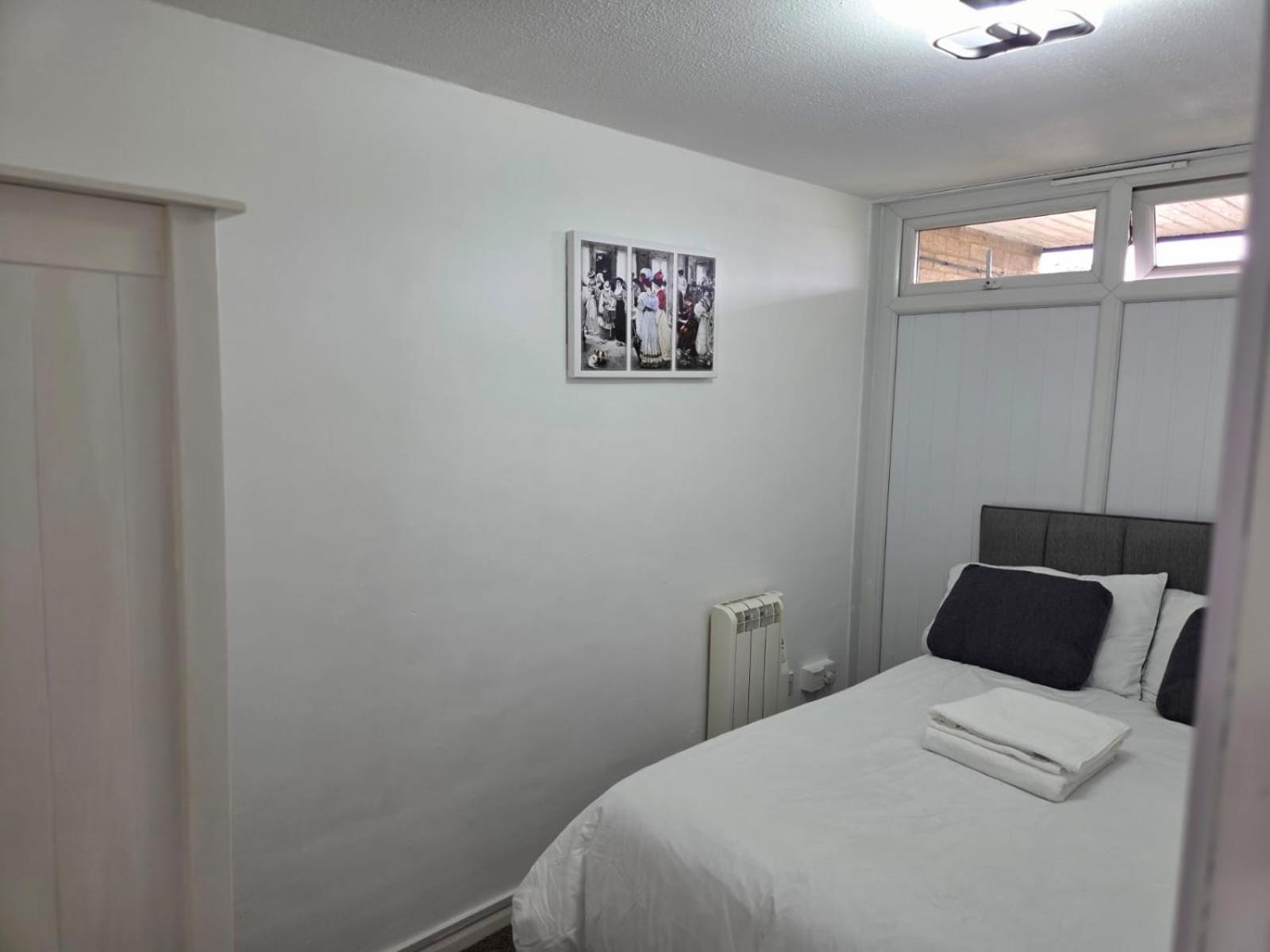 One bedroom apartment - Free Parking - Harlow - Close to Stansted Airport
