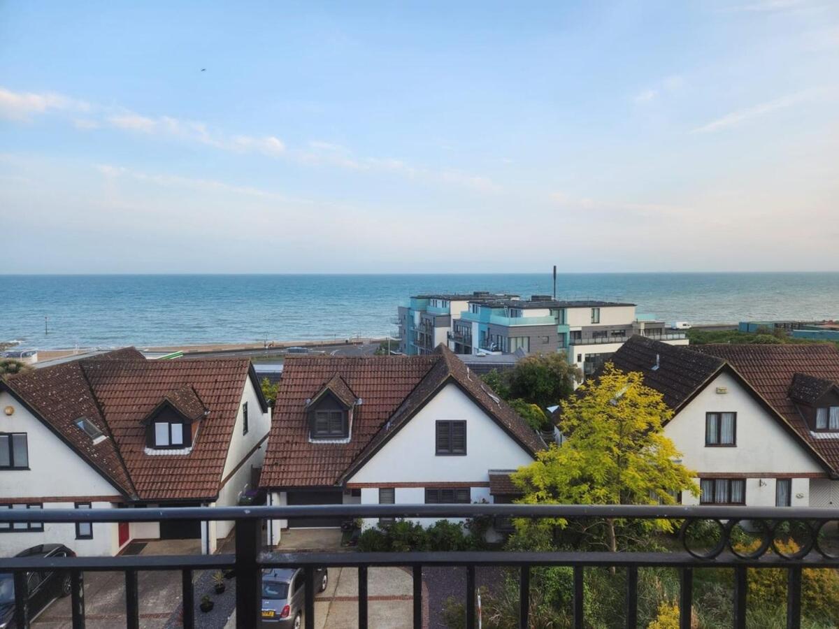 4-Bed Townhouse with Sea Views