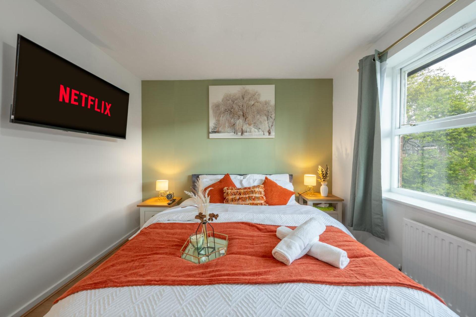 Dockside Home - 5 Comfy Beds-Perfect for Contractors and Families- Free Parking