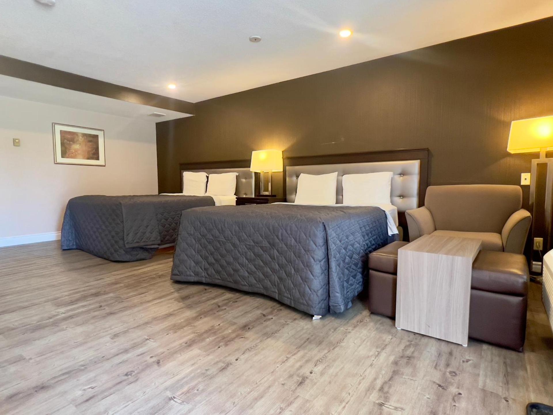 First Canada Hotel Cornwall Hwy 401 ON