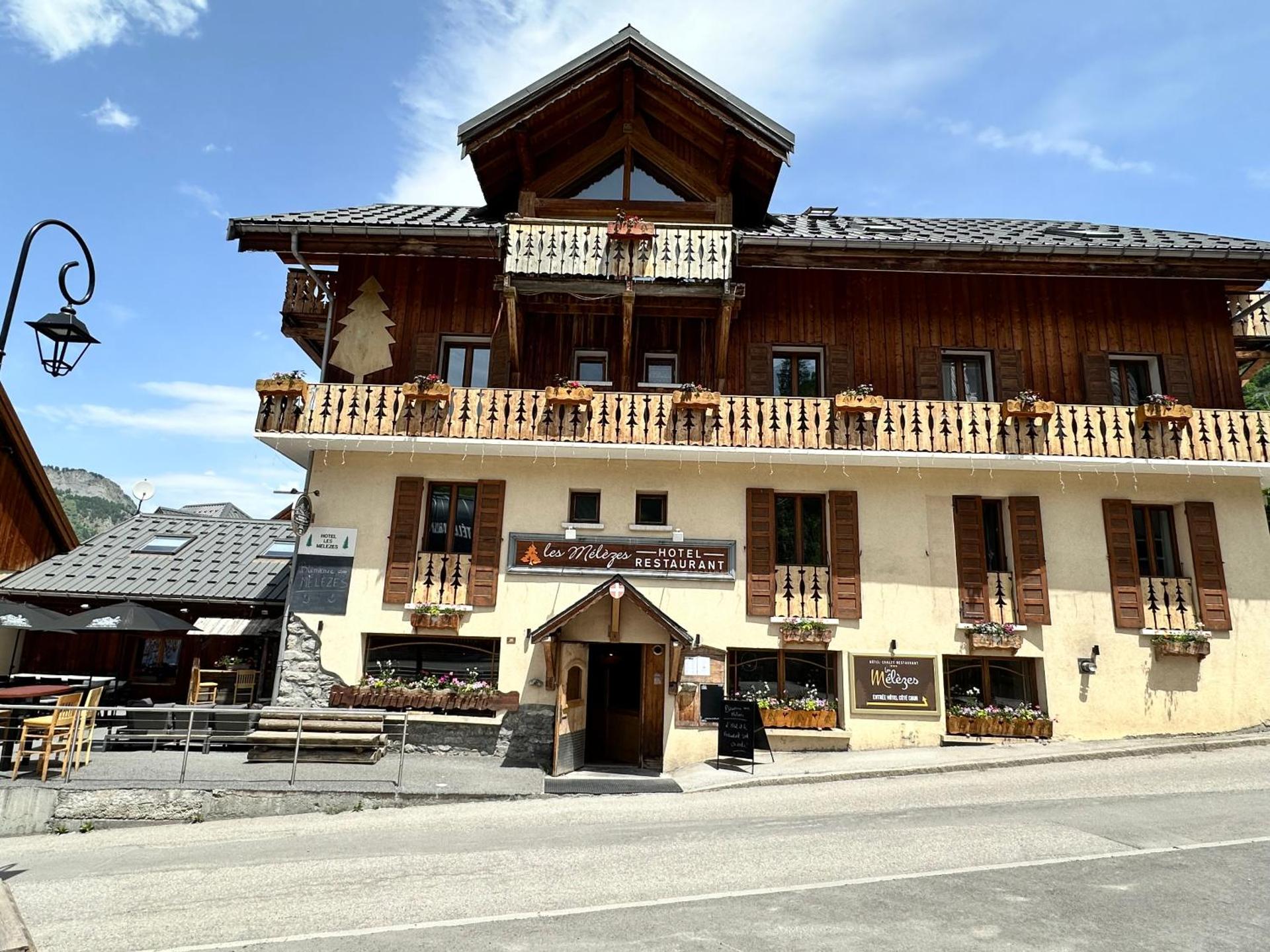Hôtel-Chalet les Mélèzes