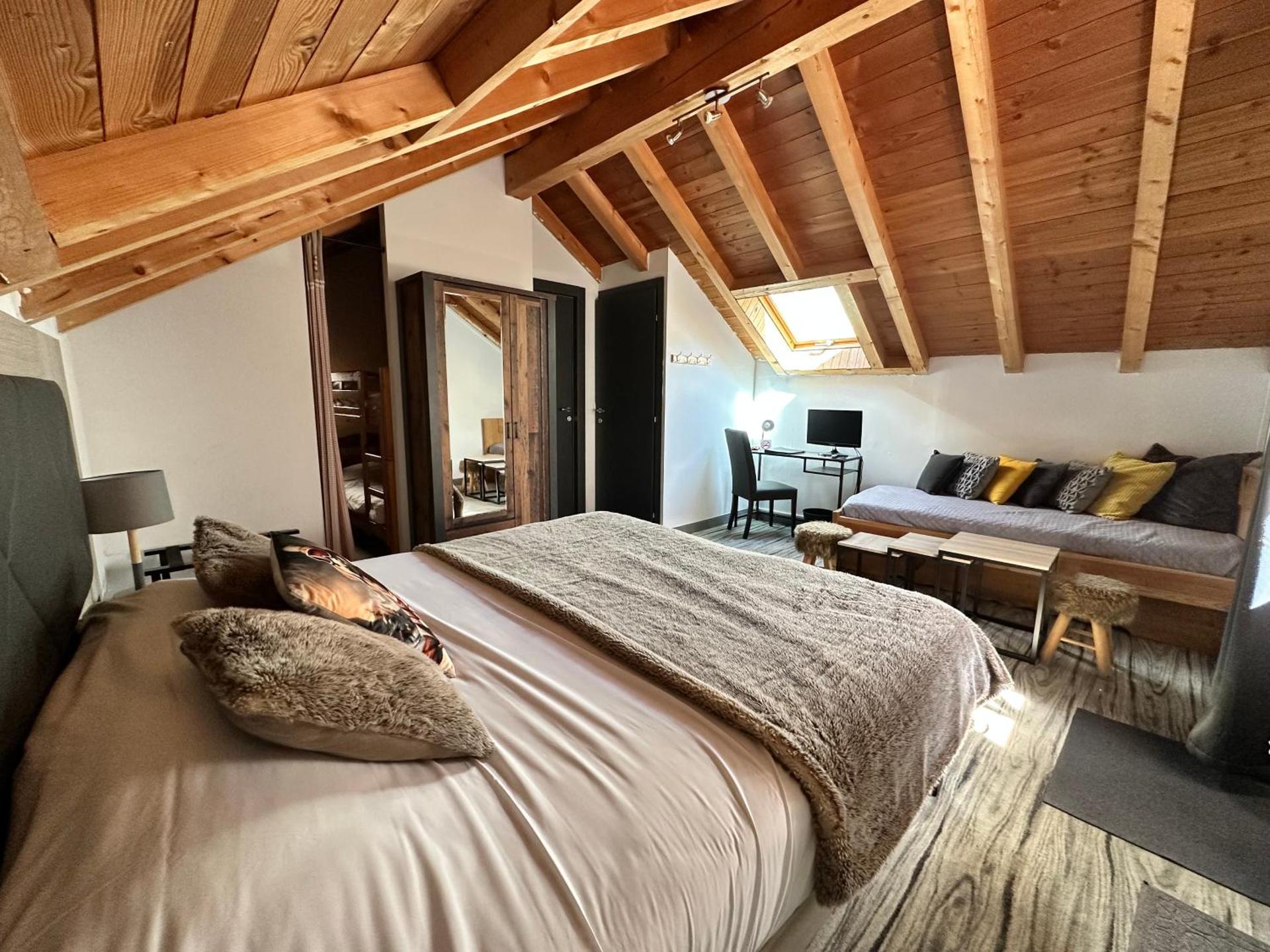 Hôtel-Chalet les Mélèzes