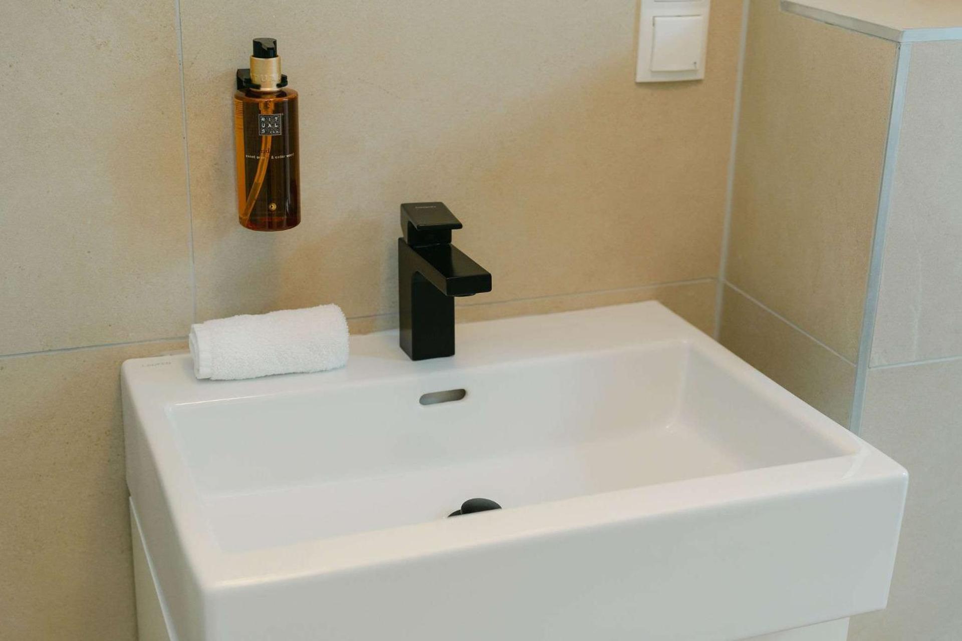 Modern 3BR perfect for 4-6 metro close to Naschmarkt