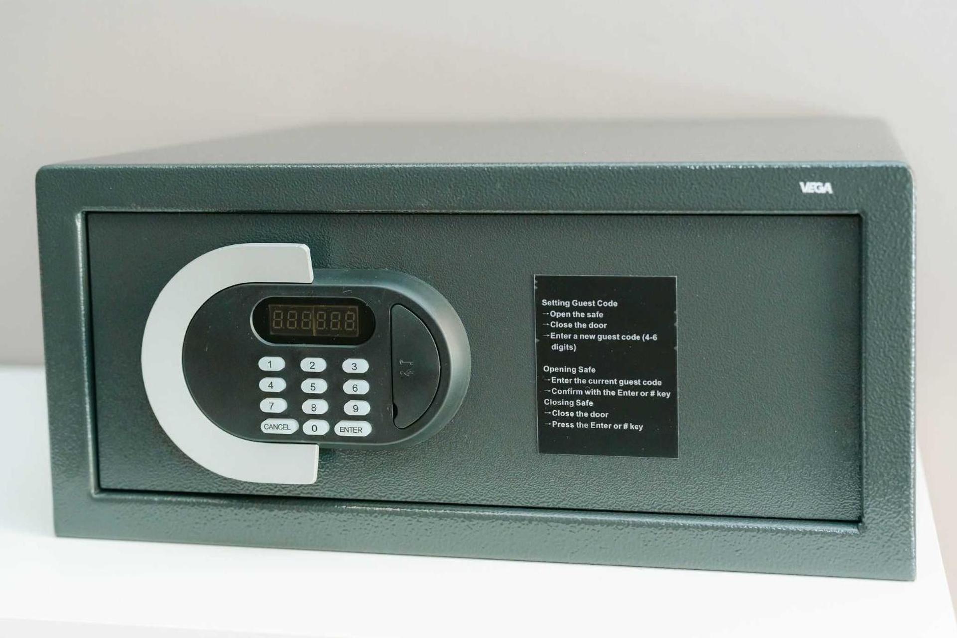 Neat 2BR perfect for 4 free parking