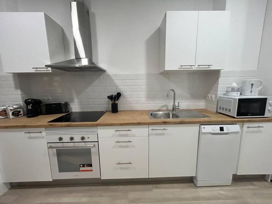 Suite Santa Faz 2 IZQ Aire Acondicionado 3 Dormitorios