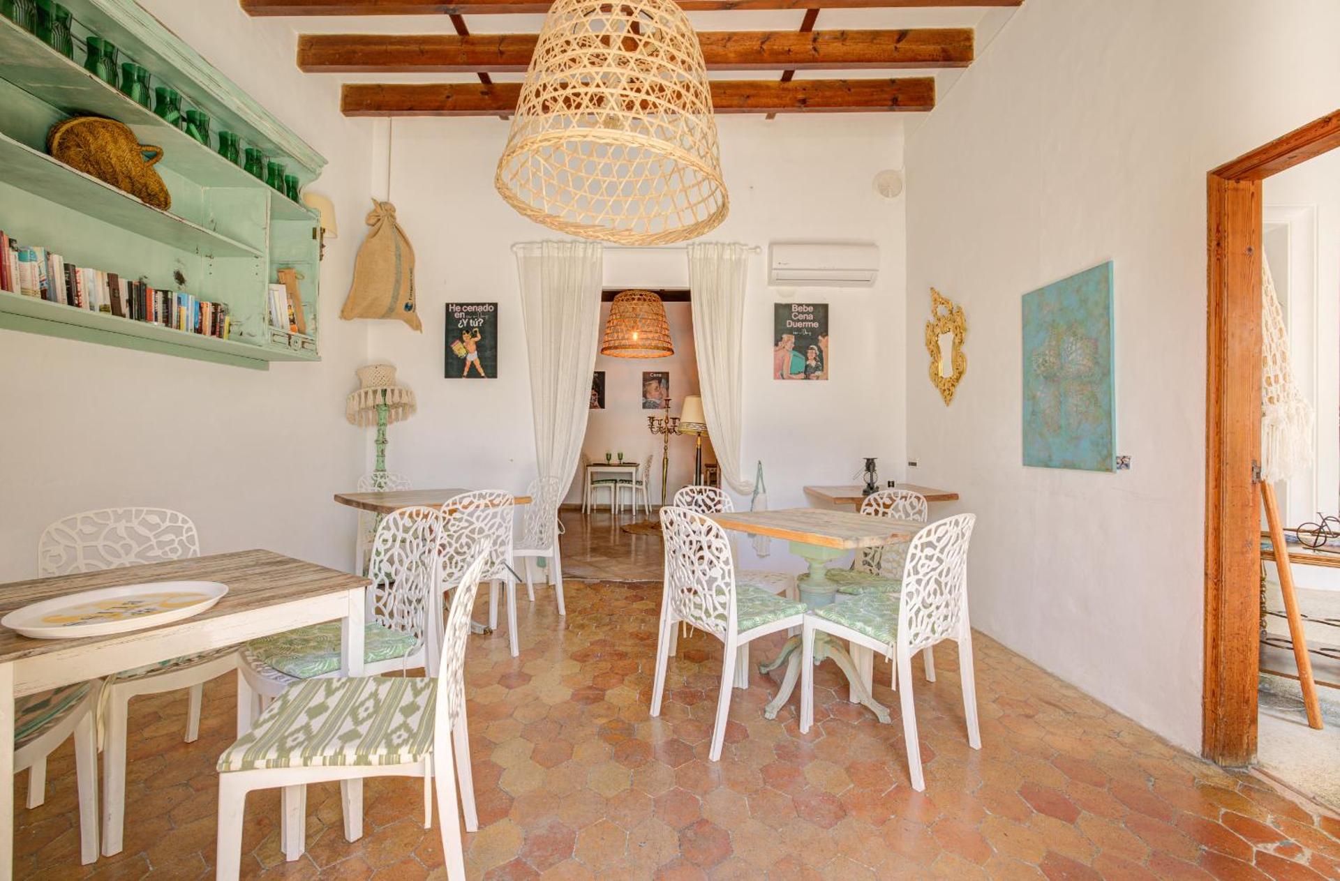 Hotelet Can Oms Picasso by Rentallorca